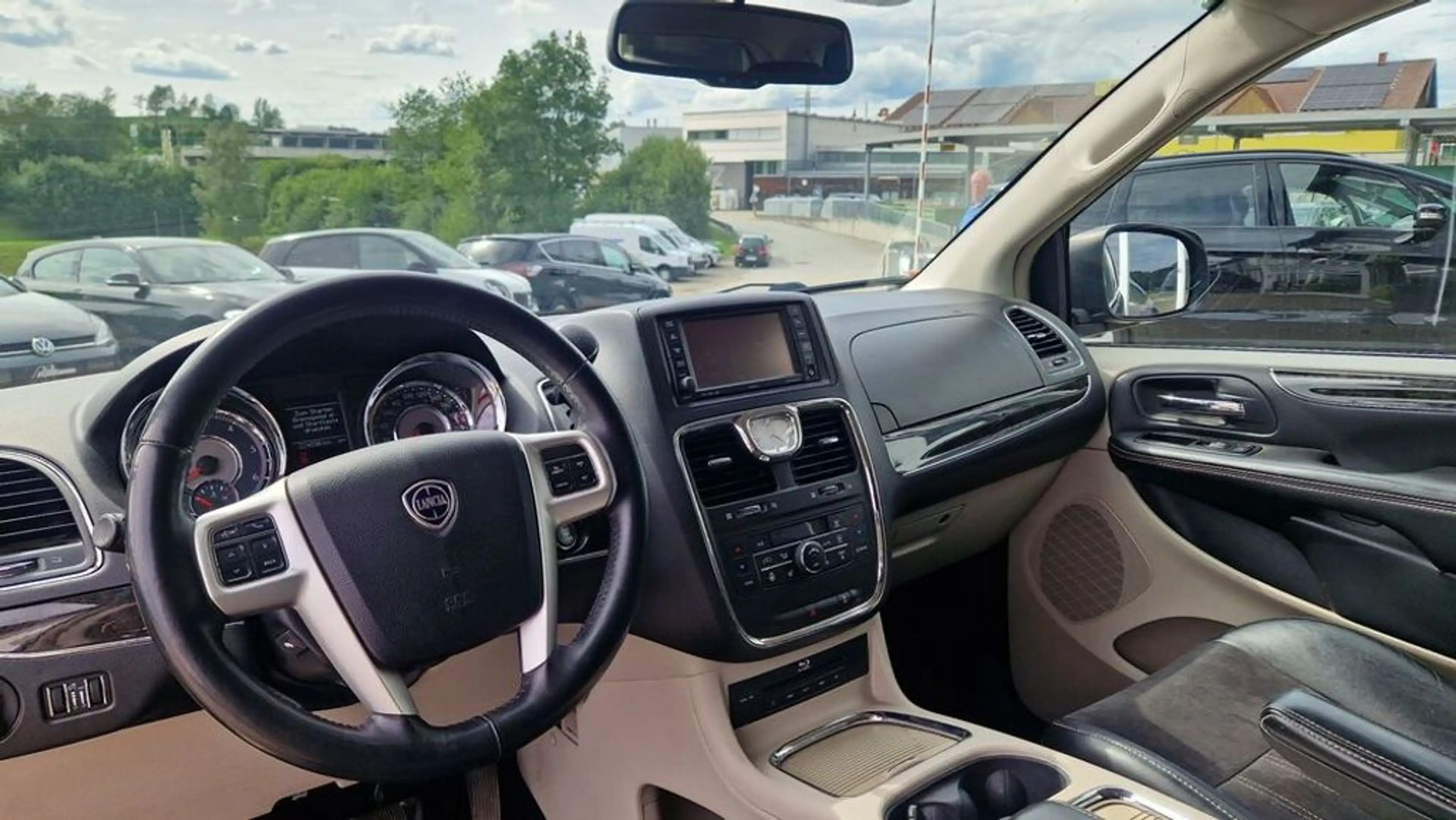Lancia Voyager Platinum ''1.Besitz'' — photo 7