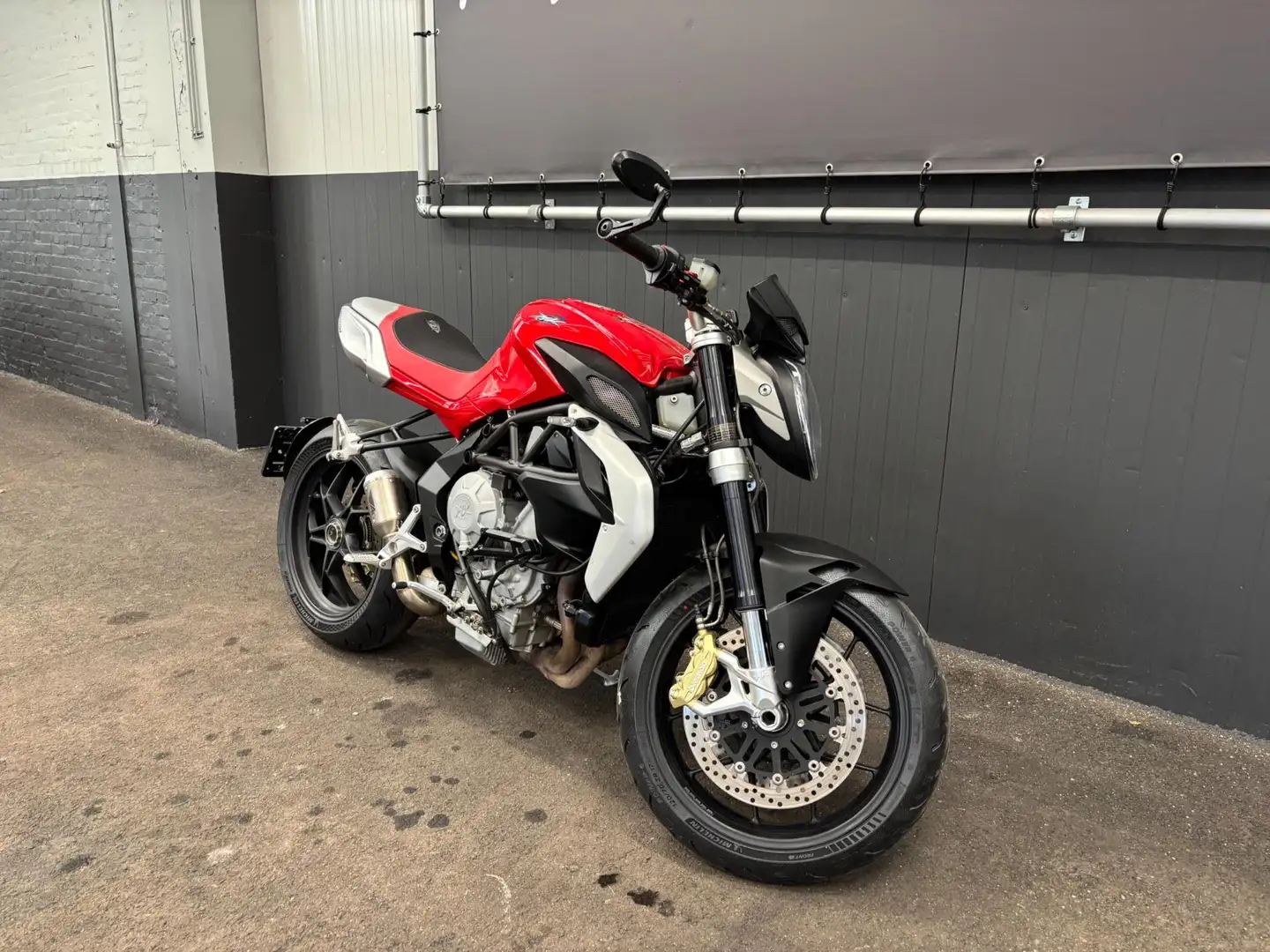 MV Agusta Brutale 675 Rouge - 2