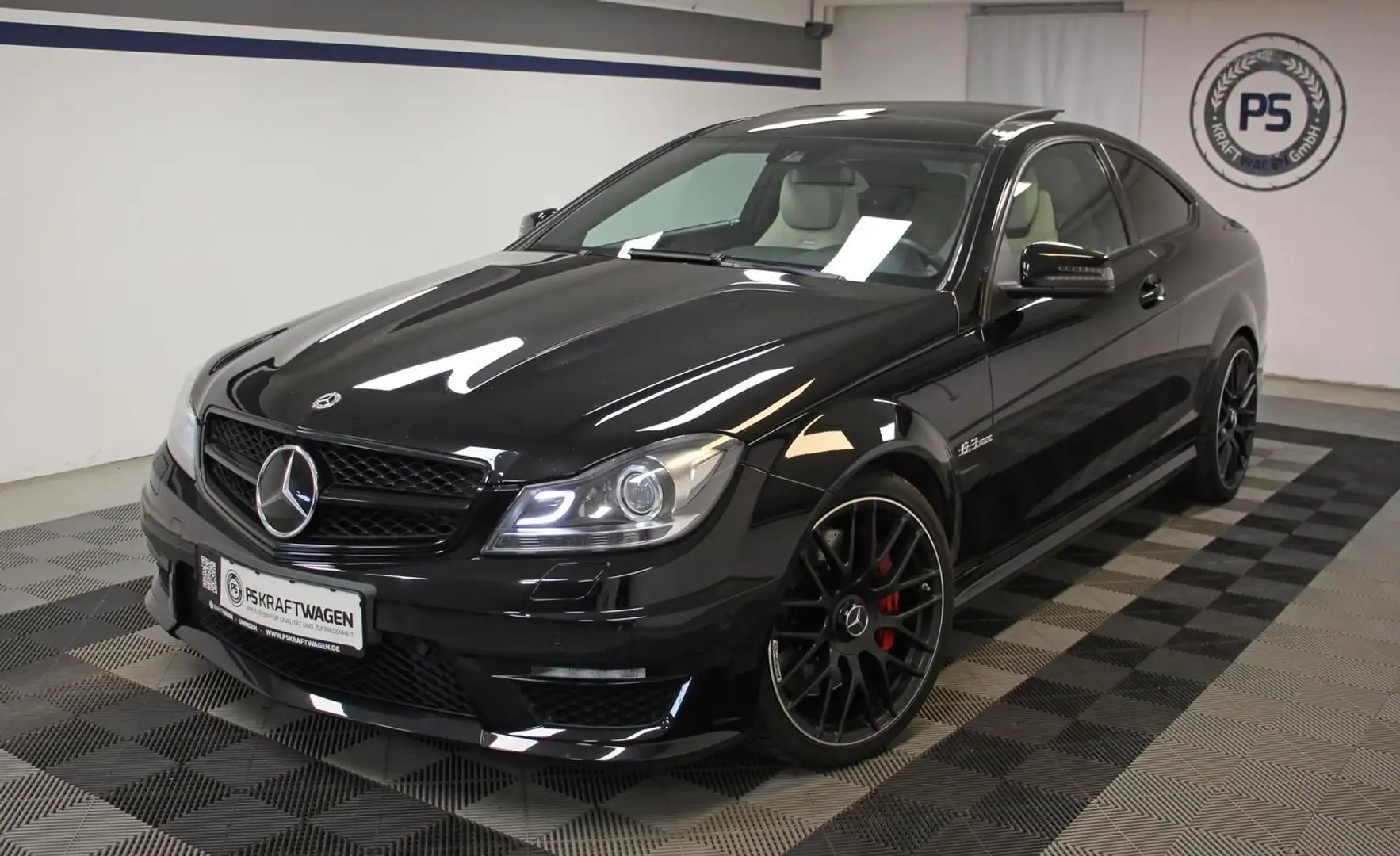 Mercedes-Benz C 63 AMG Coupe DISTRONIC PANO KAMERA H&K XENON Zwart - 1