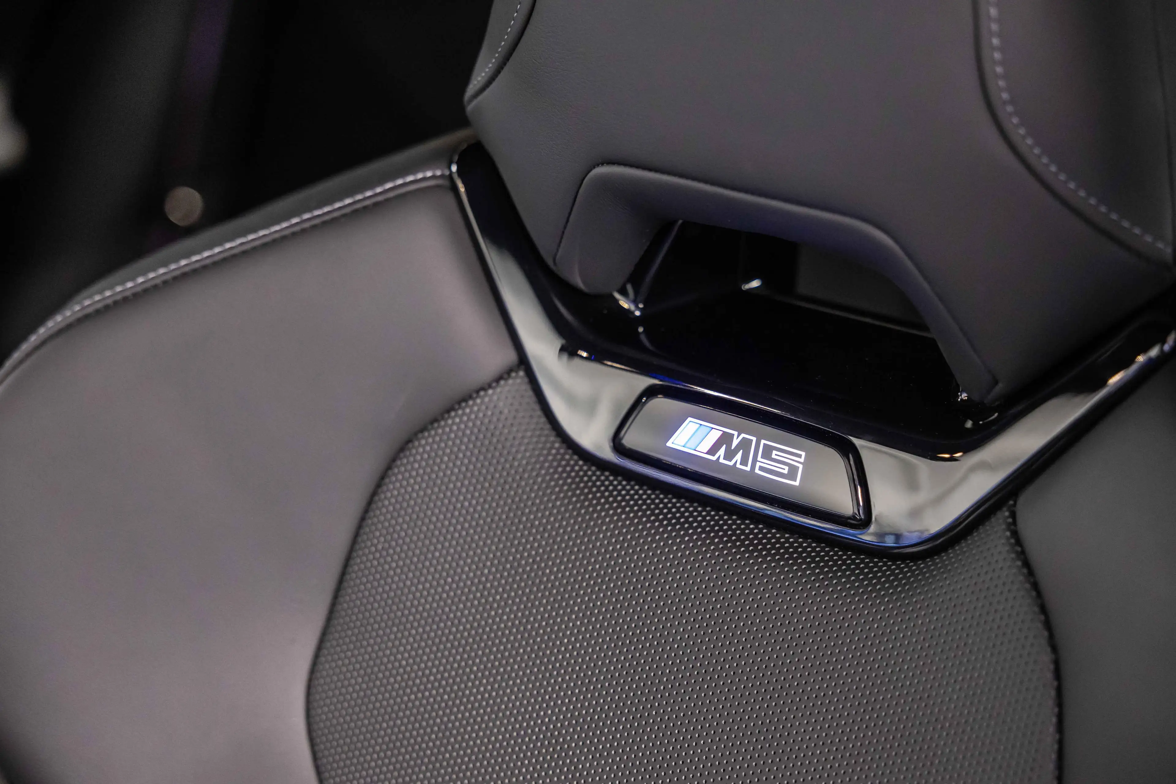 BMW M5 CARBON EXT | M DRIVERS PACKAGE — photo 14