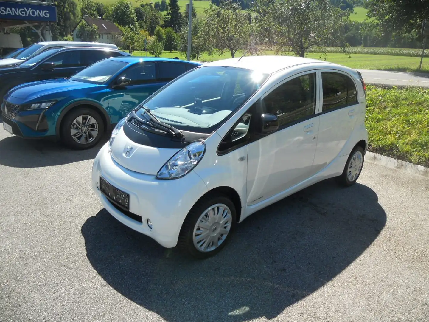 Peugeot iOn 16kWh Active Weiß - 1