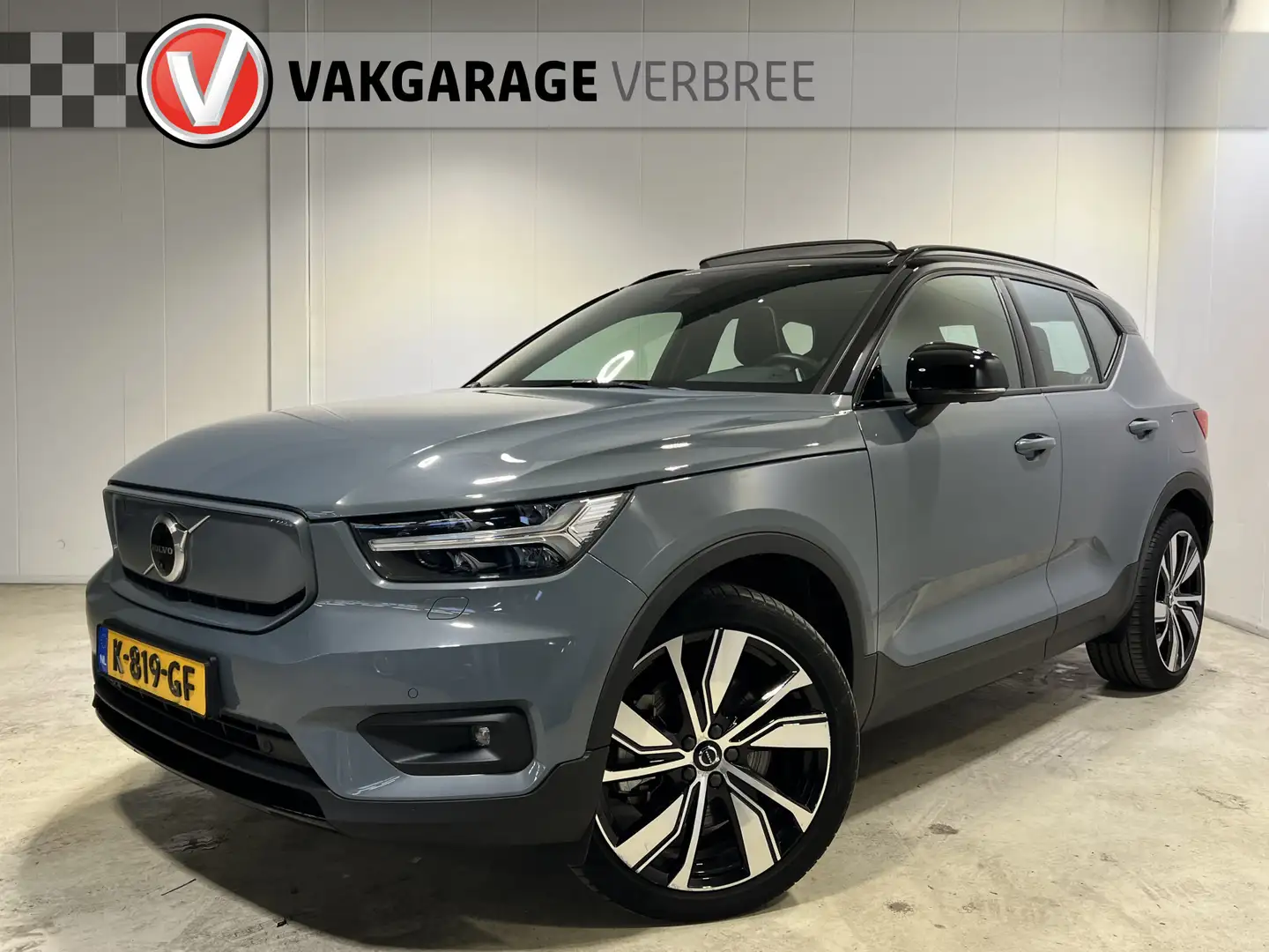 Volvo XC40 Recharge P8 AWD R-Design | Navigatie/Android/Apple Gris - 1