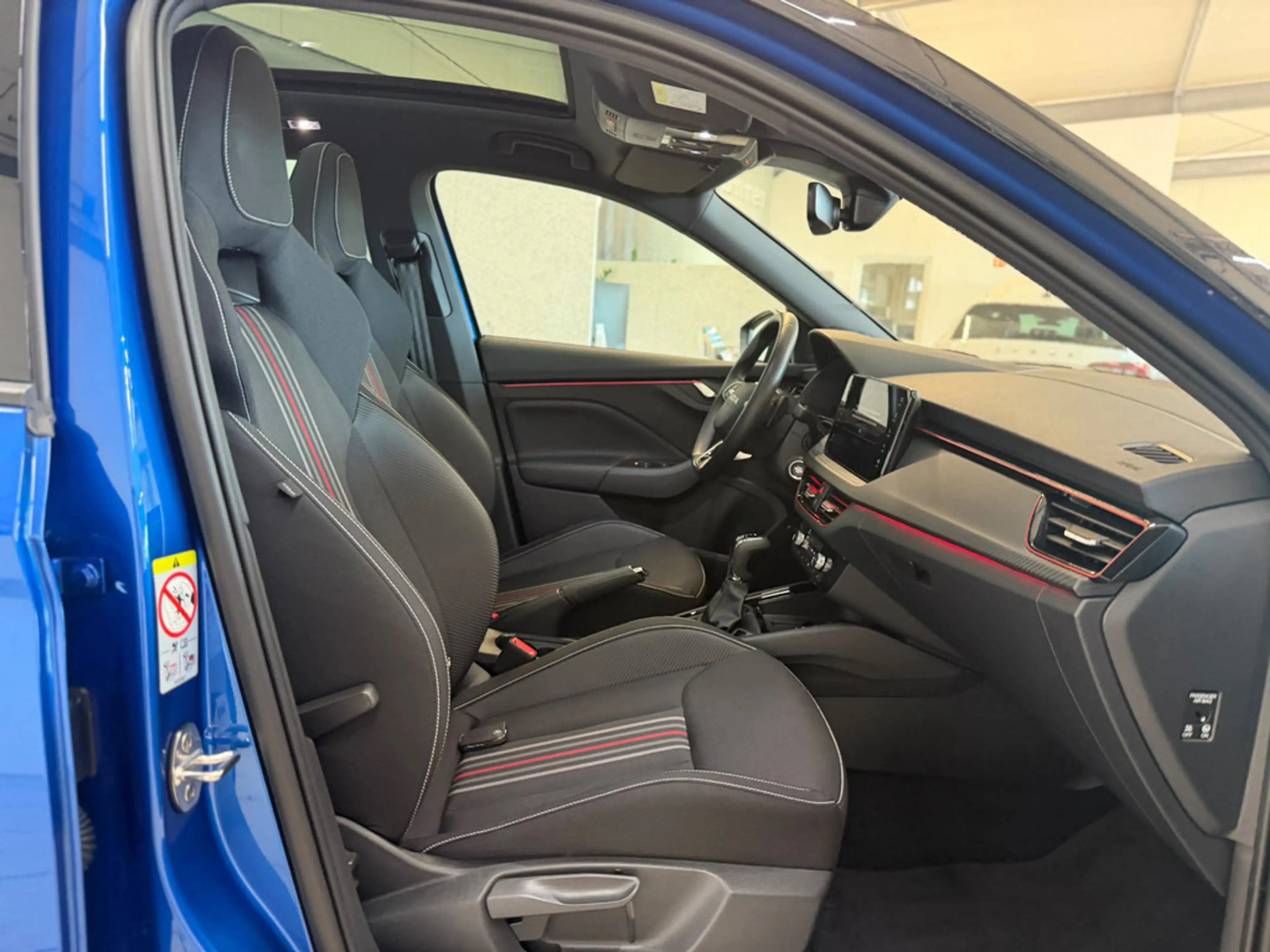 Skoda Kamiq 1.0 TSI Monte Carlo ACC PANO MATRIX-LED — photo 11