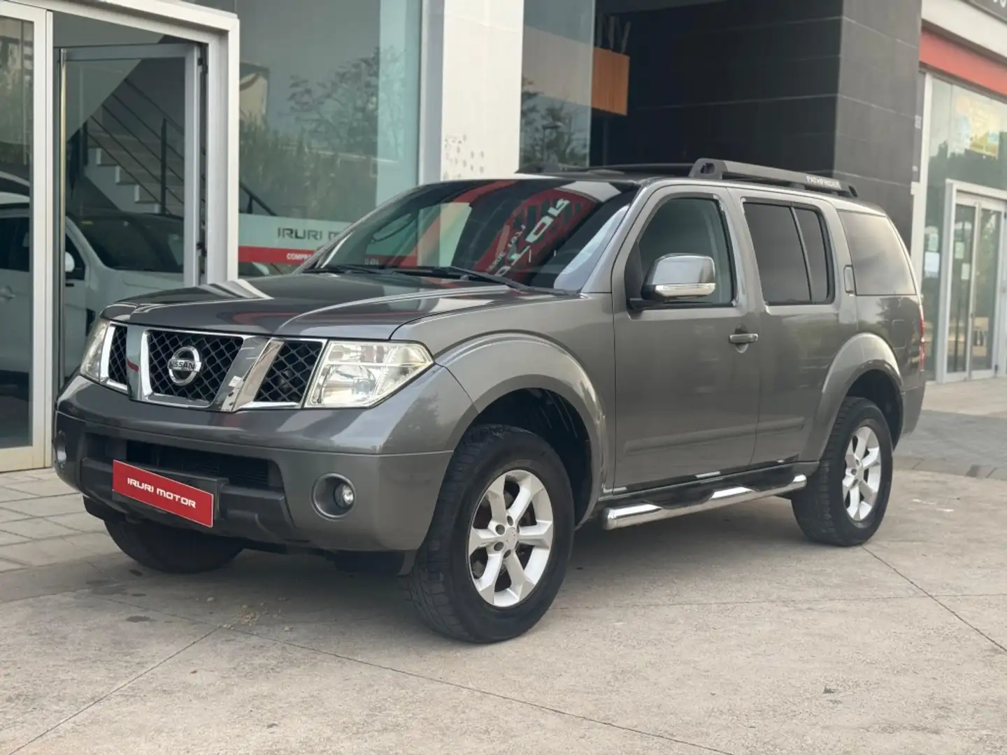 Nissan Pathfinder 2.5dCi SE Gris - 2