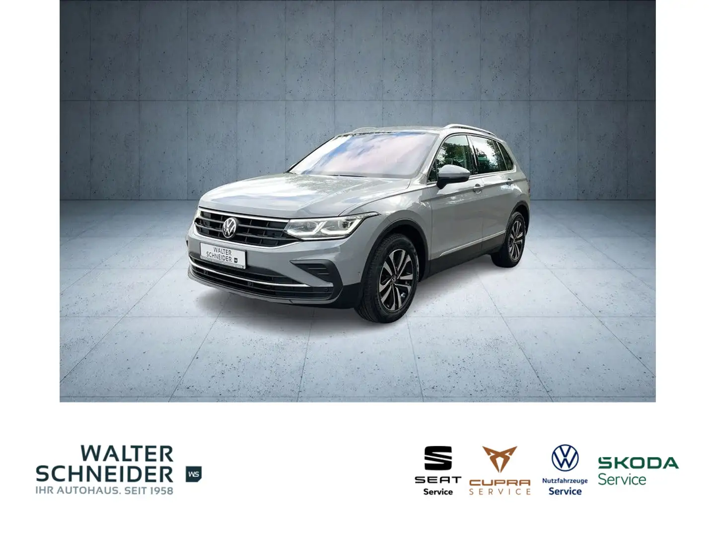 Volkswagen Tiguan 2.0 TDI DSG United IQ.Light Navi AHK Grijs - 1