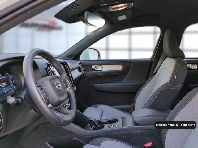 Volvo XC40 view 13