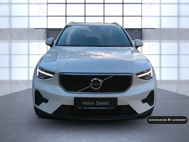 Volvo XC40 view 9