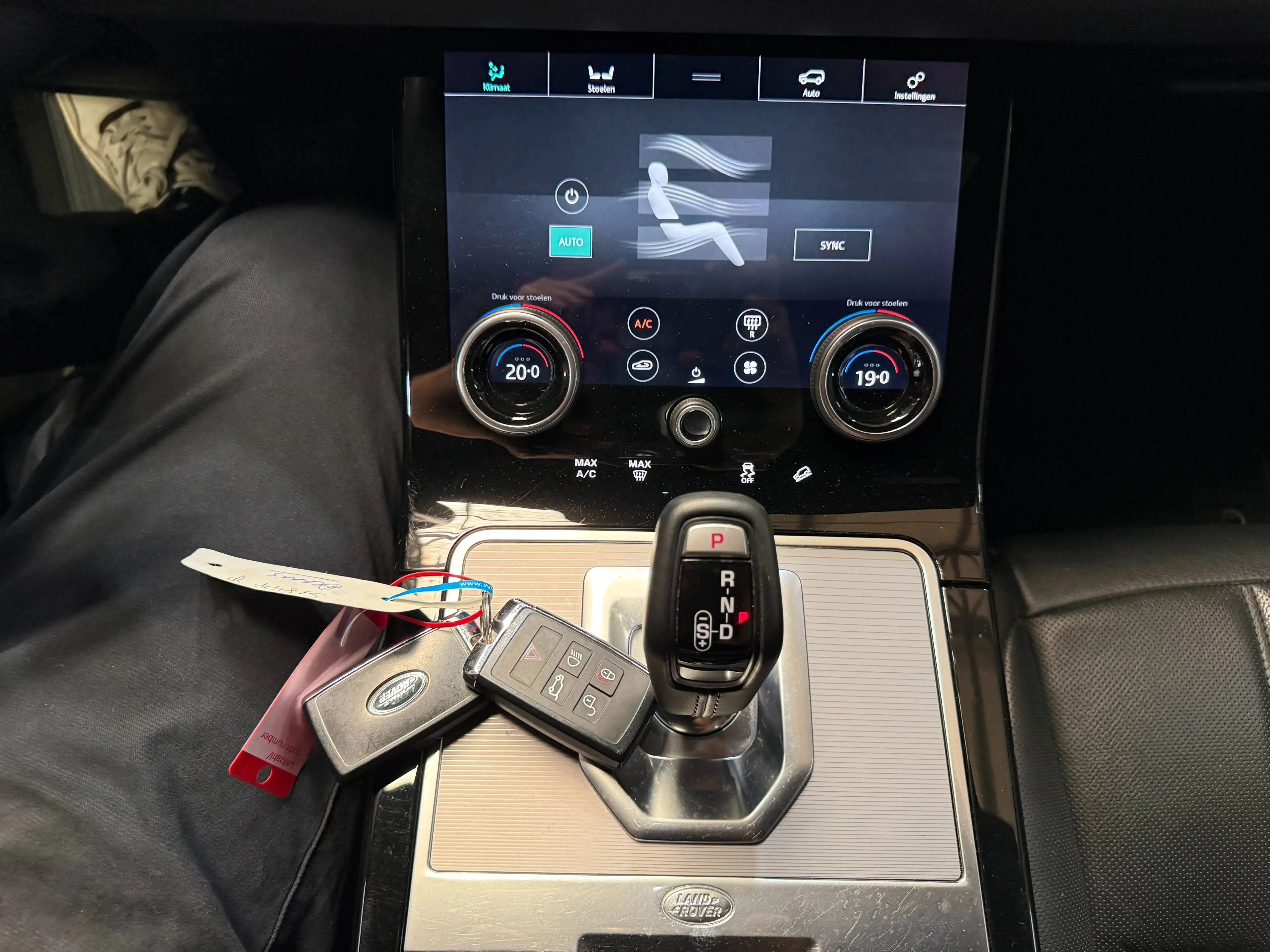Land Rover Range Rover Evoque Evoque 2.0 TD4 MHEV 4WD R-Dynamic — photo 15