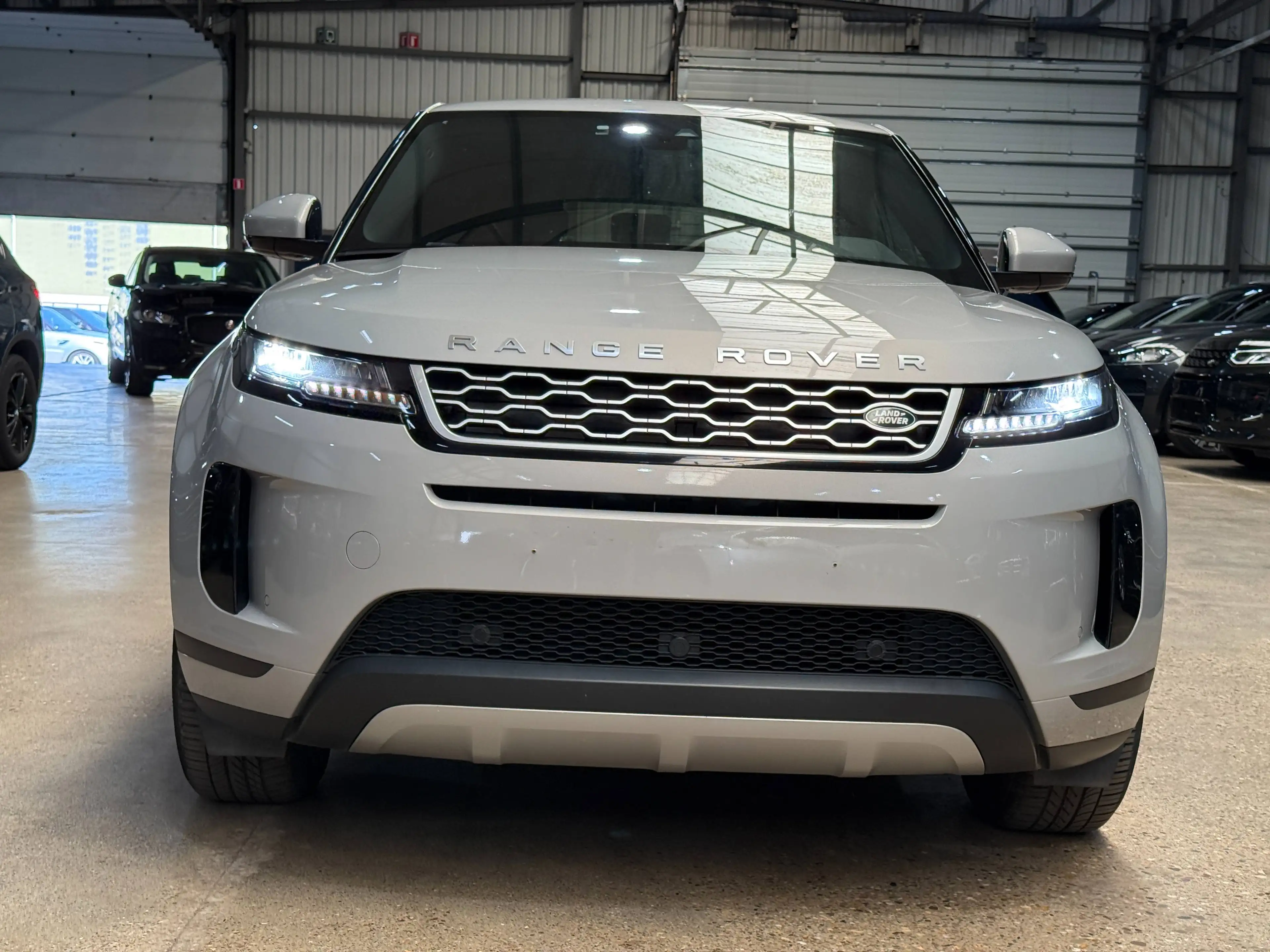 Land Rover Range Rover Evoque Evoque 2.0 TD4 MHEV 4WD R-Dynamic — photo 2
