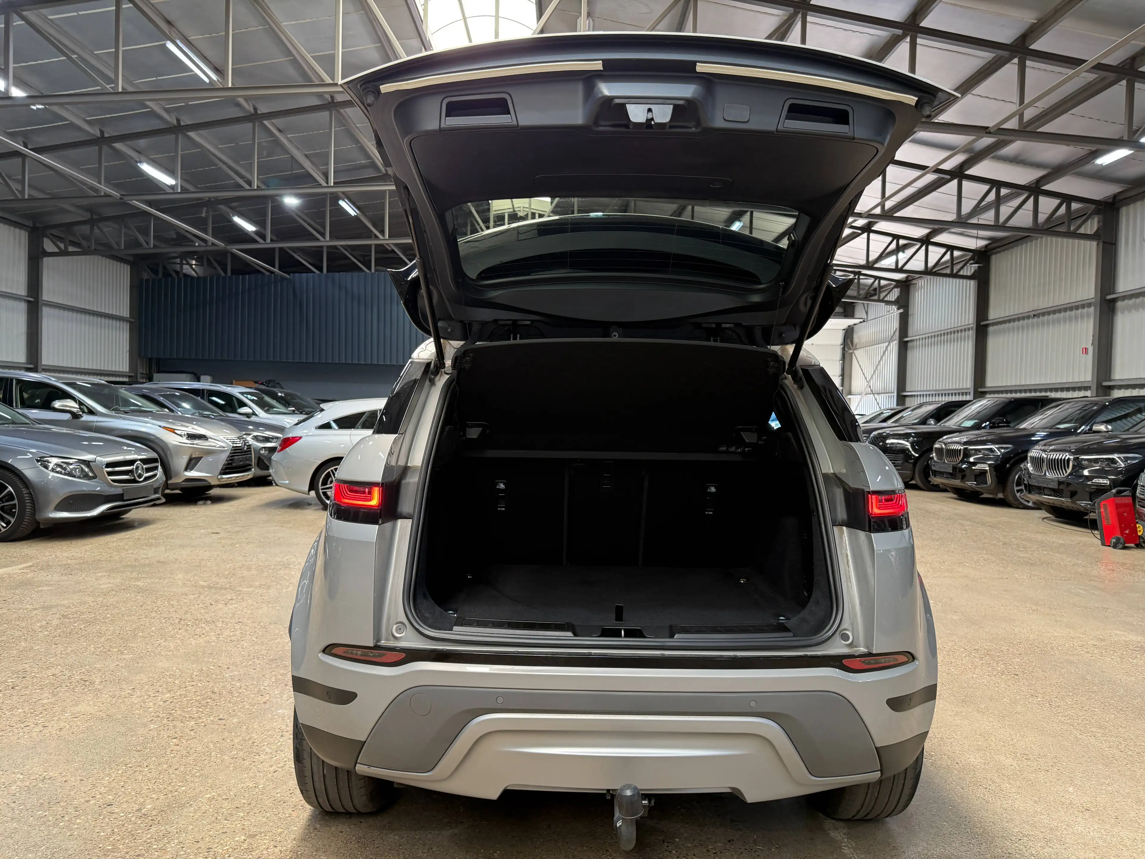 Land Rover Range Rover Evoque Evoque 2.0 TD4 MHEV 4WD R-Dynamic — photo 9