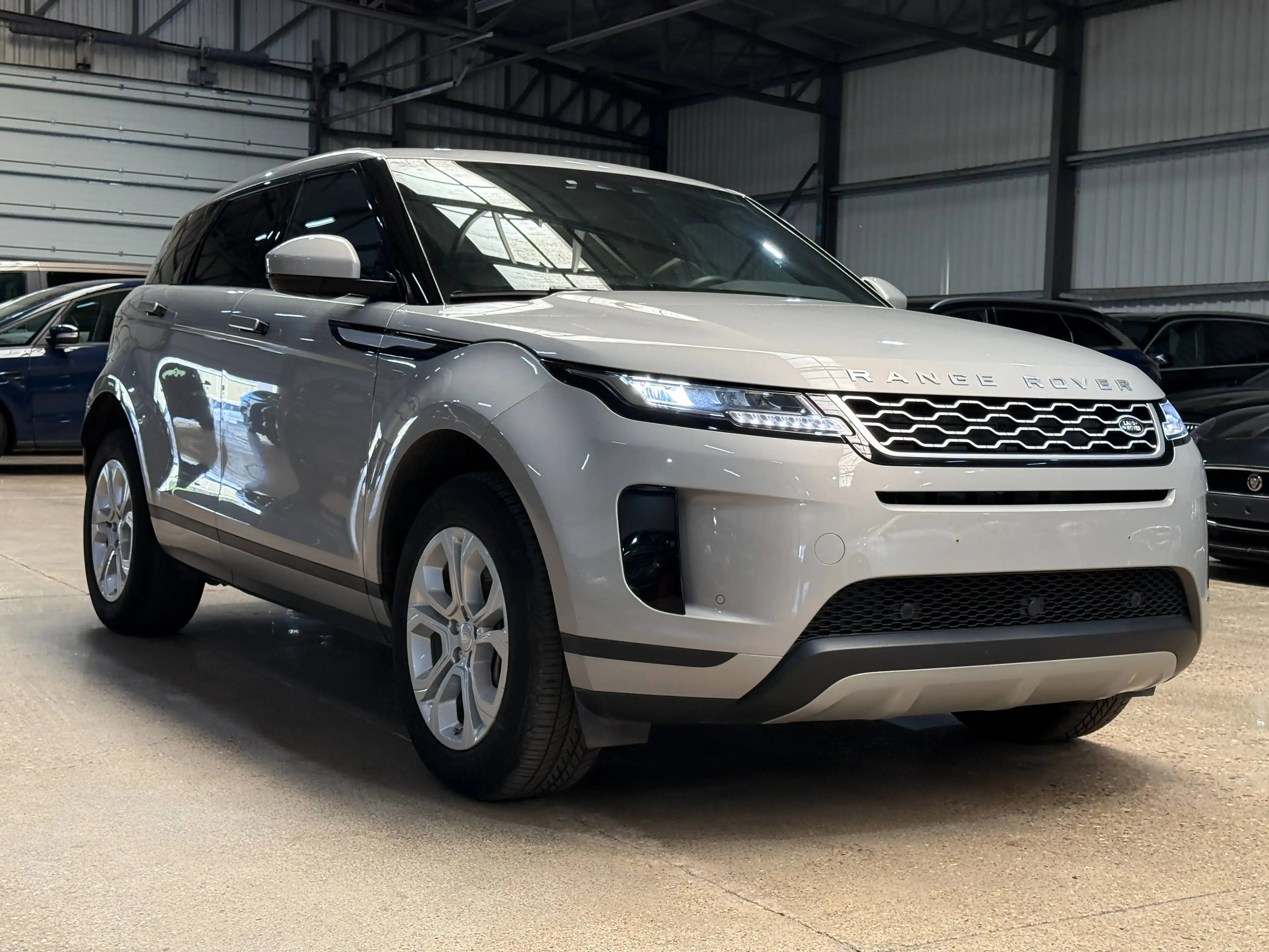 Land Rover Range Rover Evoque Evoque 2.0 TD4 MHEV 4WD R-Dynamic — photo 3