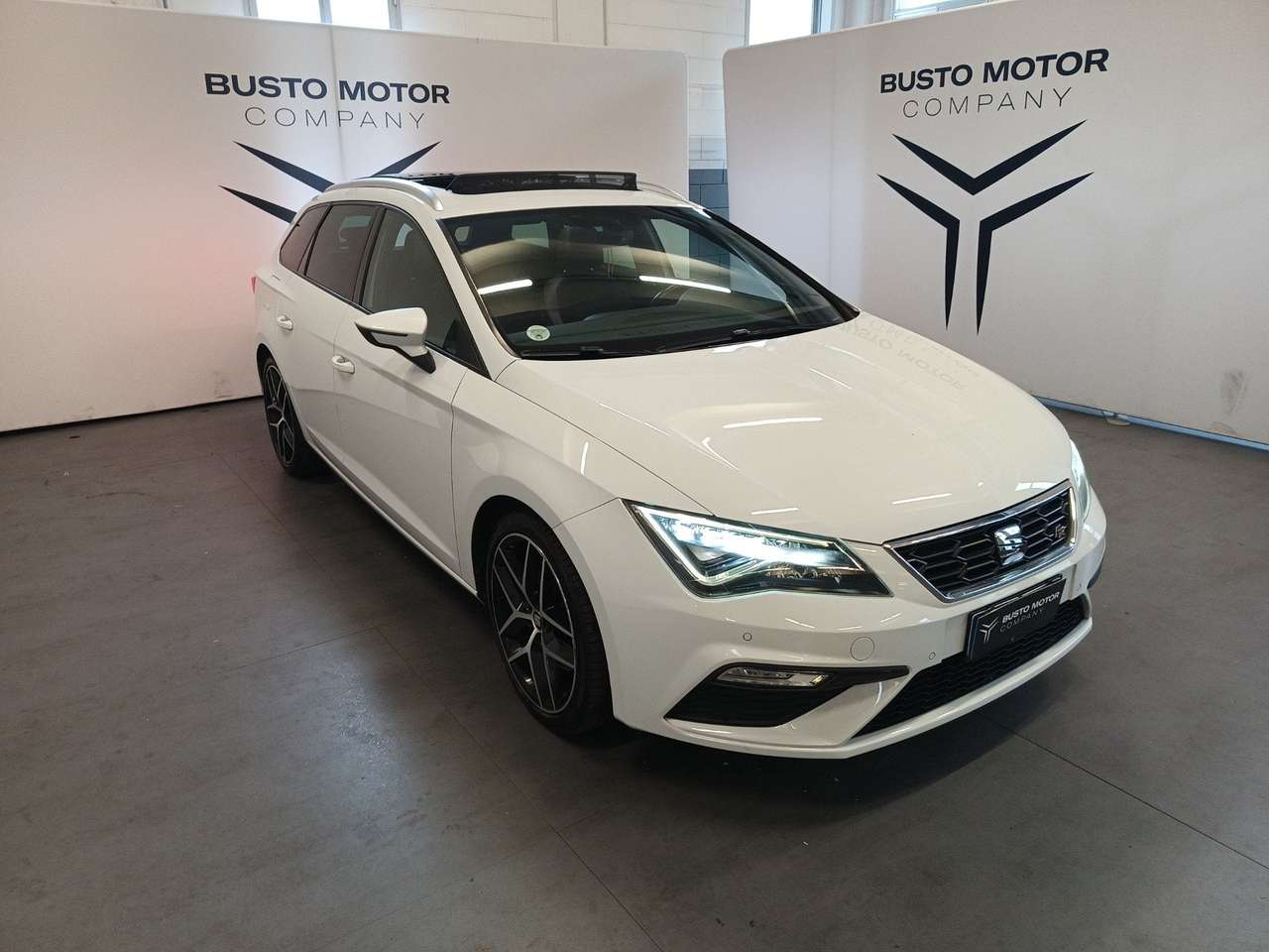 SEAT Leon Leon ST 2.0 tdi FR 184cv dsg Full led, tetto apribile