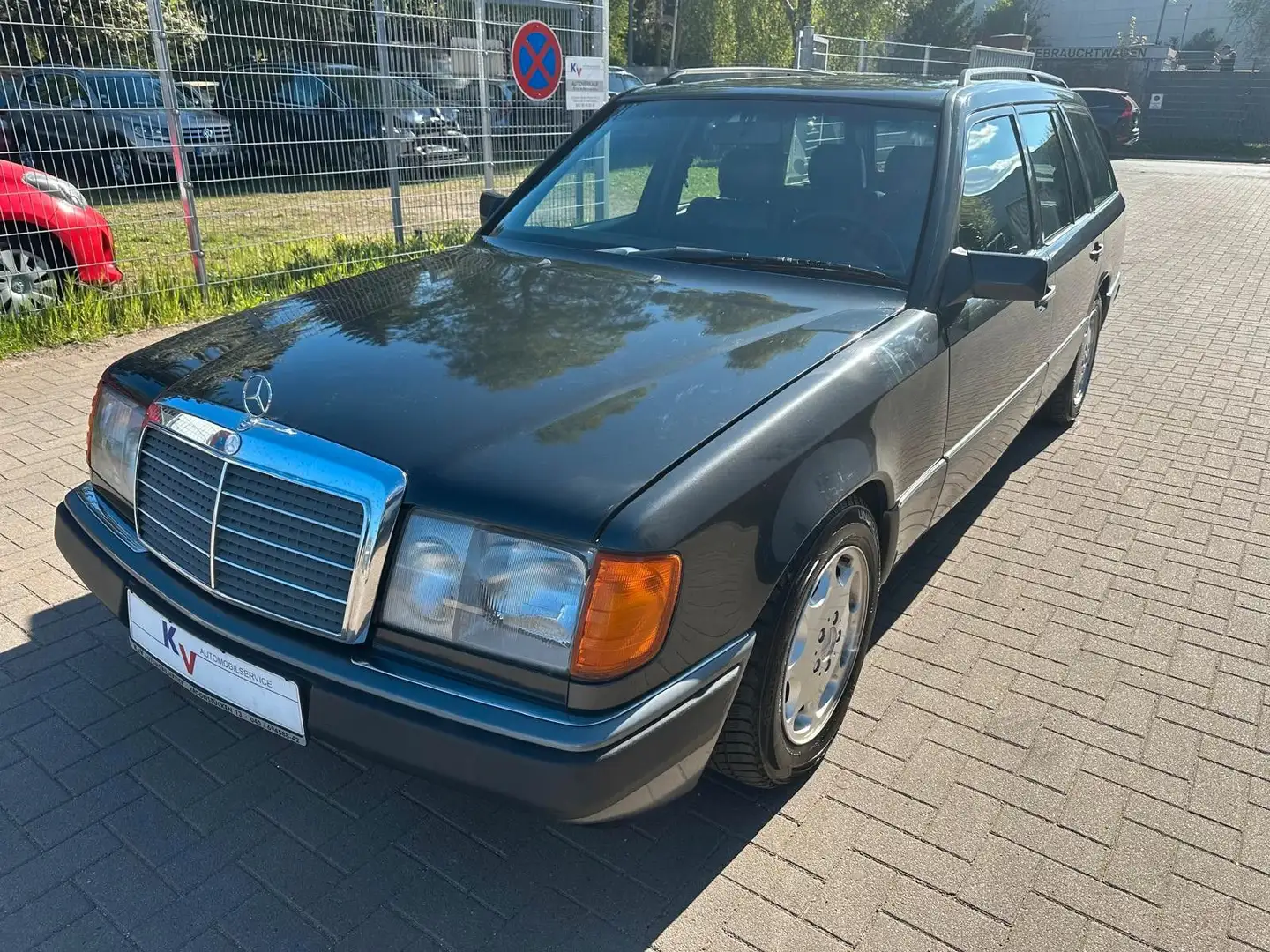 Mercedes-Benz 300 W 124 T Leder /-Klima/- Schiebedach Oldtimer Noir - 1