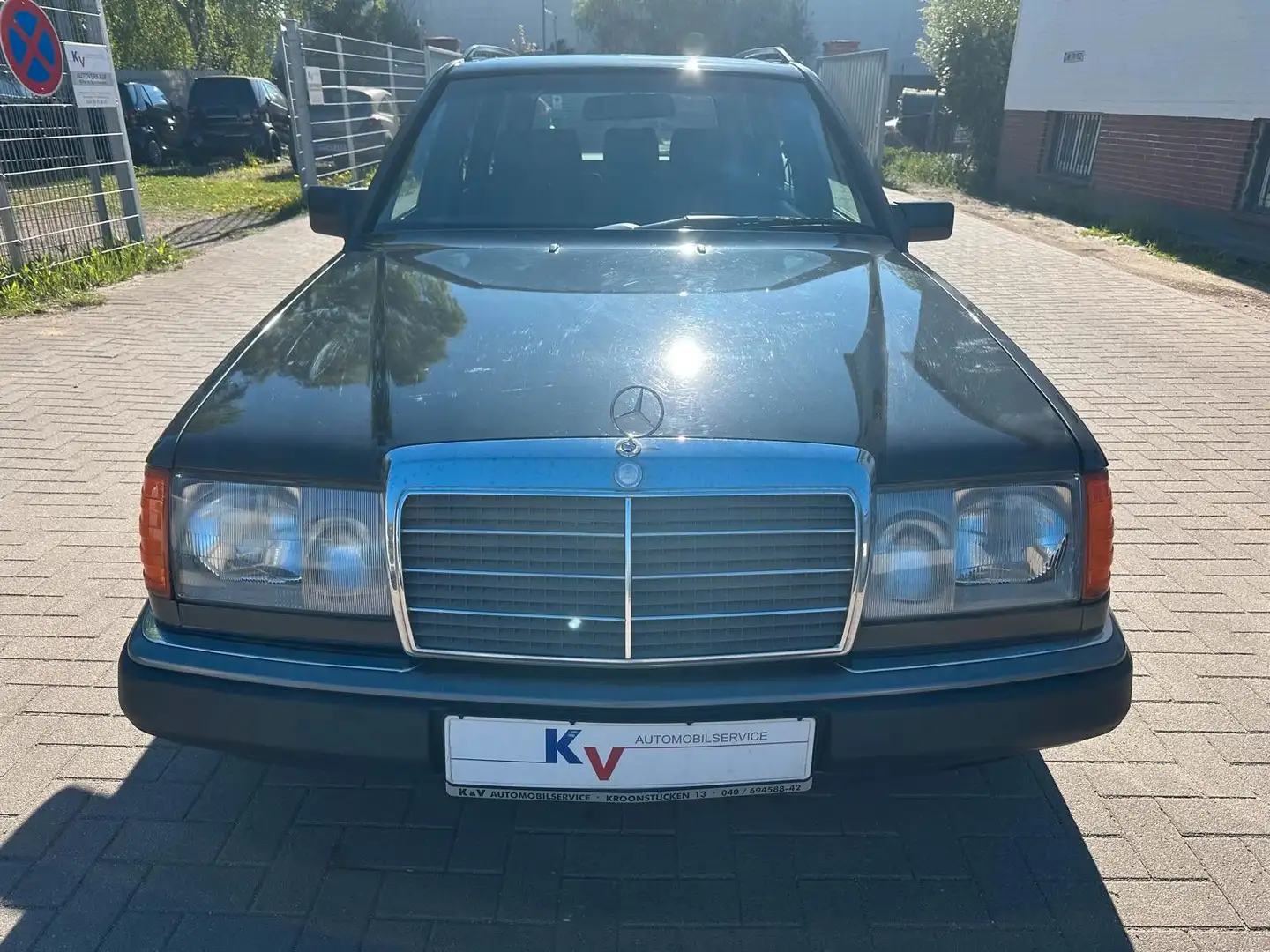 Mercedes-Benz 300 W 124 T Leder /-Klima/- Schiebedach Oldtimer Noir - 2