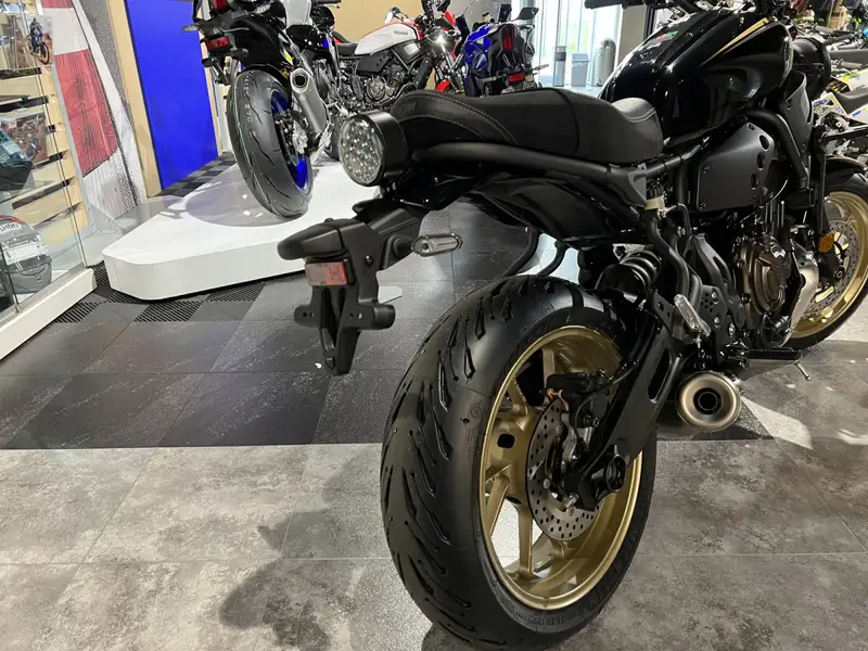 Yamaha XSR 700 - foto 3