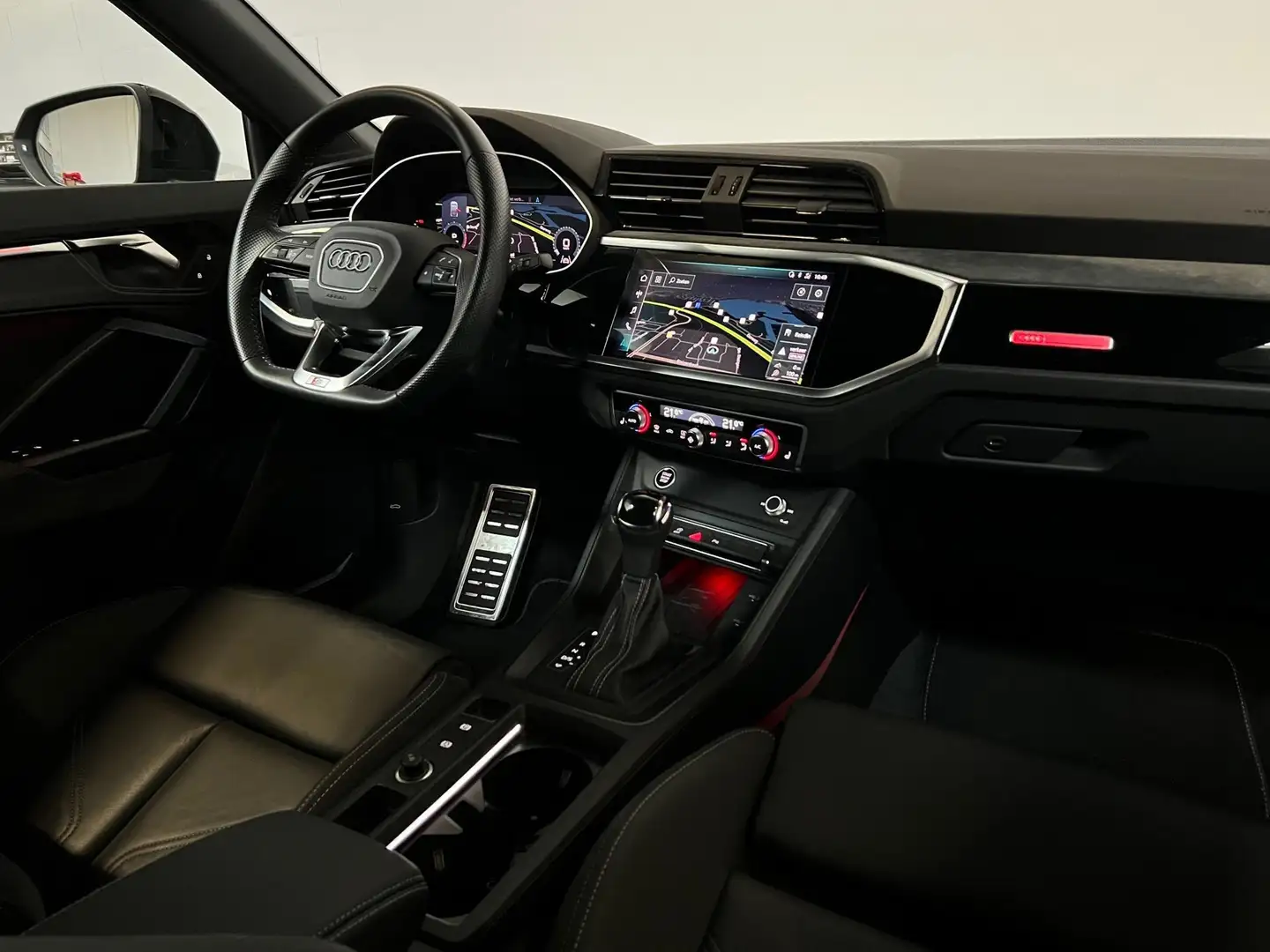 Audi Q3 Sportback 45 TFSI e Plugin 3 x S line Pano Sfeer K Grau - 2