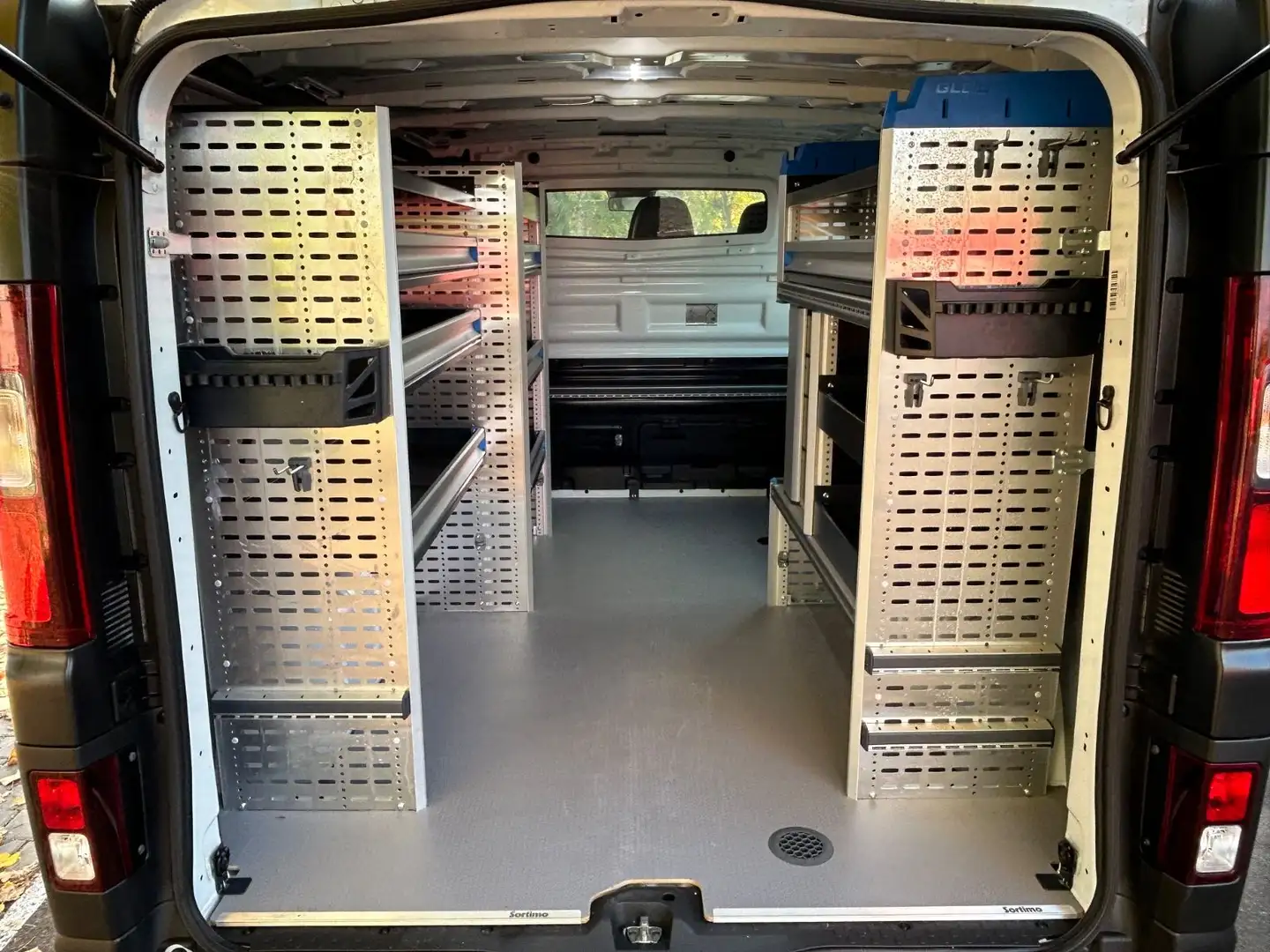 Renault Trafic Kasten LED Navi Kamera PDC Sortimo Regale Blanc - 1