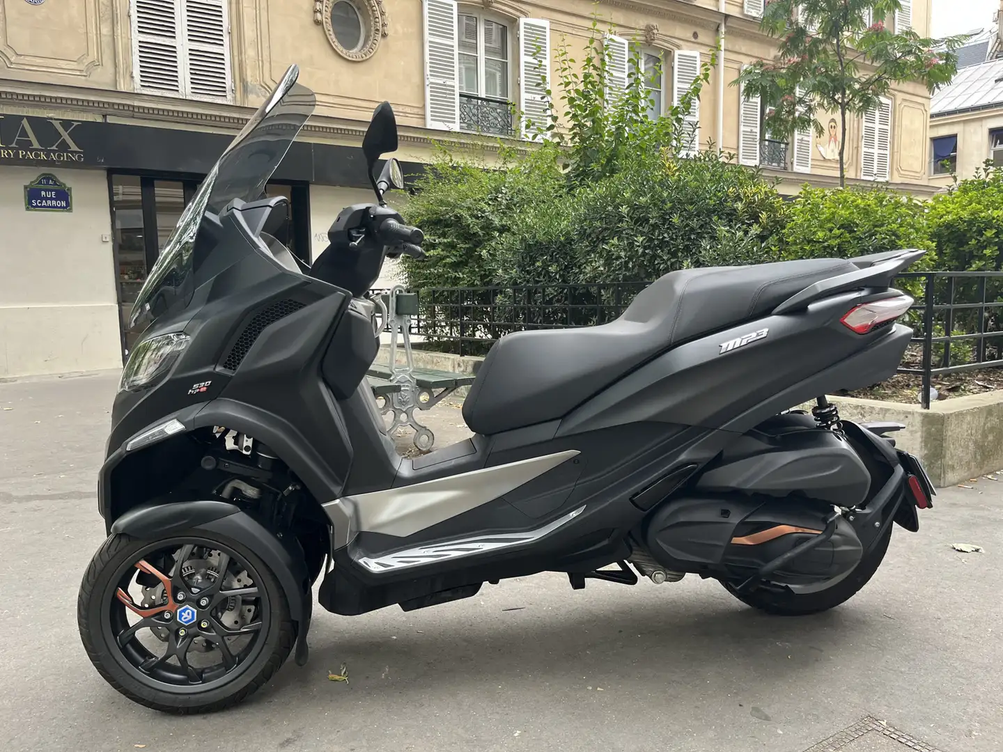 Piaggio MP3 530 Noir - 1