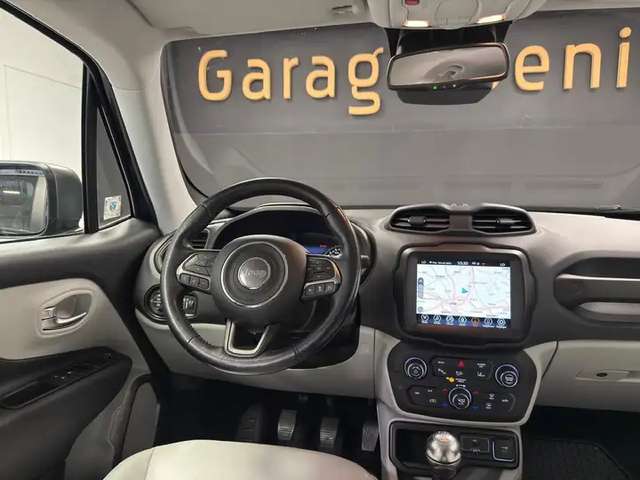Jeep Renegade — photo 10