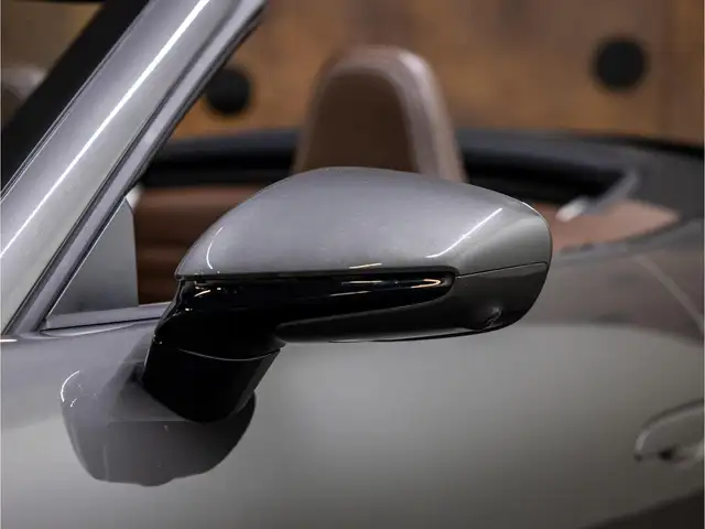 Porsche 992 view 12