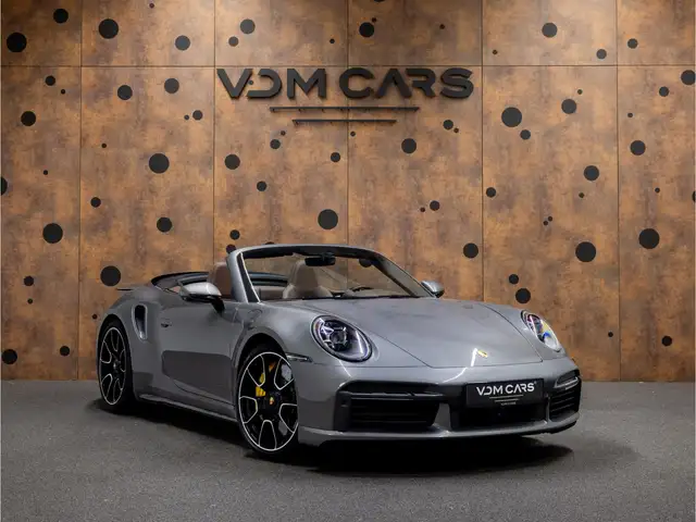 Porsche 992 view 4