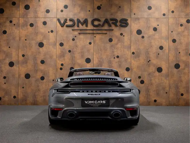 Porsche 992 view 9