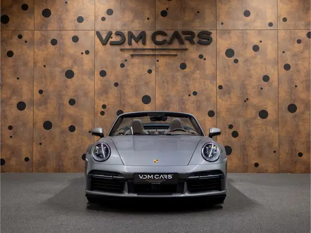 Porsche 992 view 7