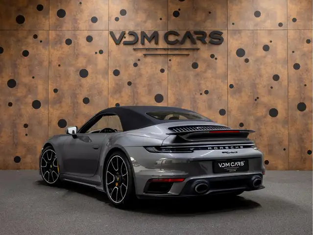 Porsche 992 view 10
