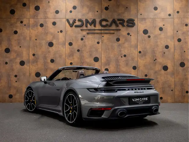Porsche 992 view 5