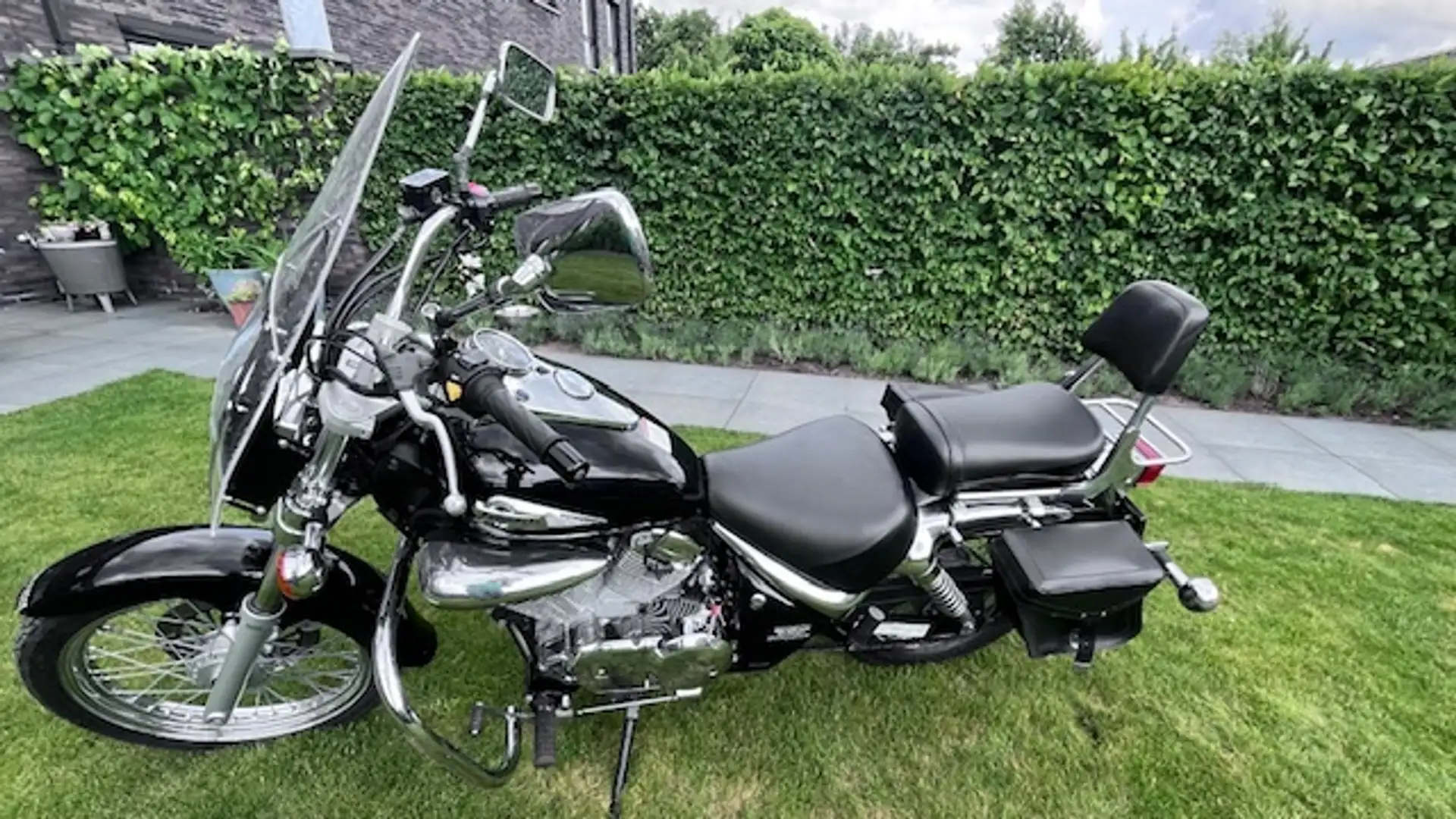 Suzuki Intruder C VL250 Negro - 2