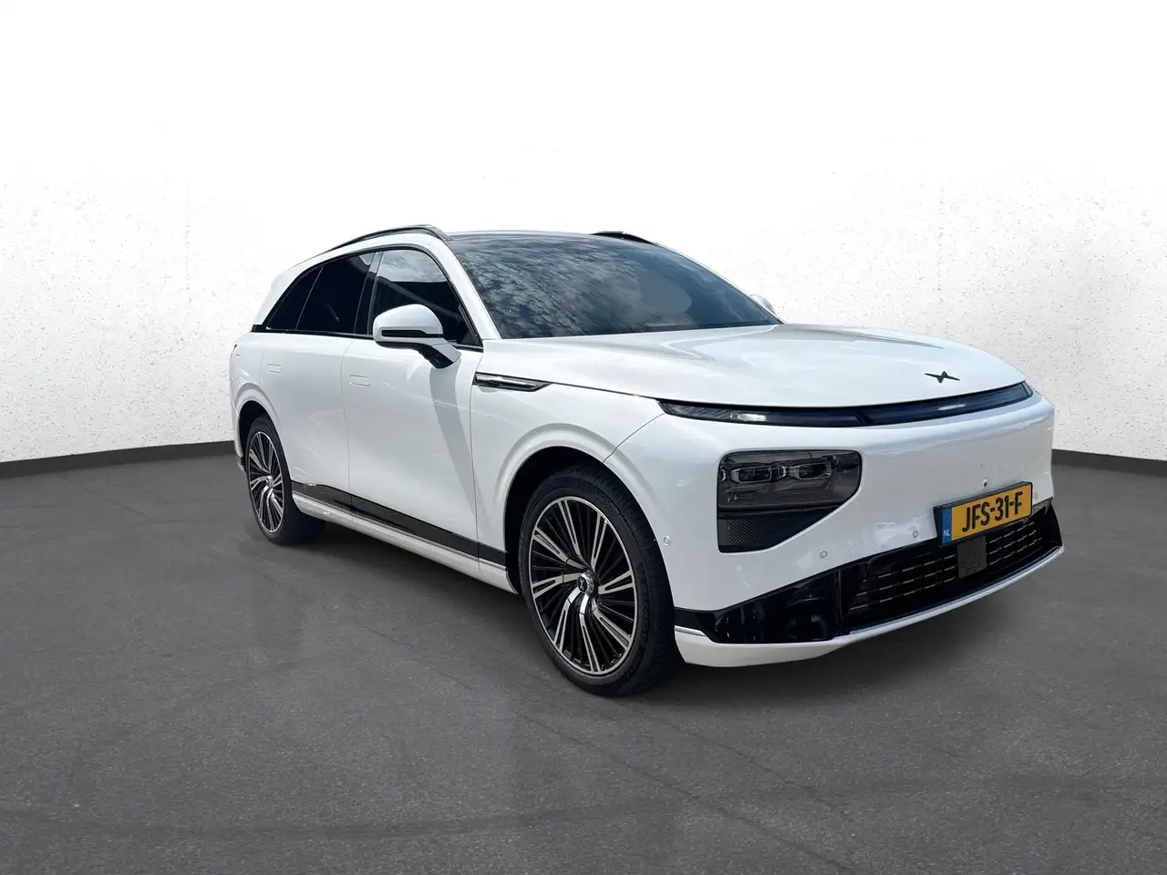XPENG G9