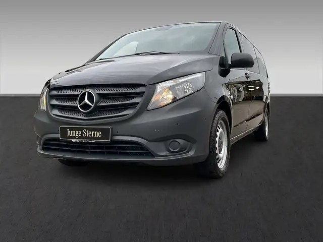 Mercedes-Benz Vito view 3