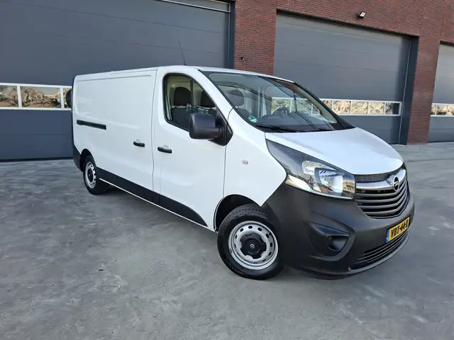 Opel Vivaro 1.6 CDTI L2H1 Sport EcoFlex Airco Navigatie 3 pers