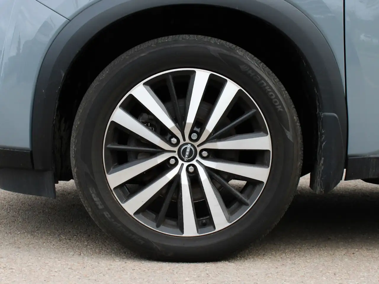 Nissan Pathfinder снимка Nissan Pathfinder