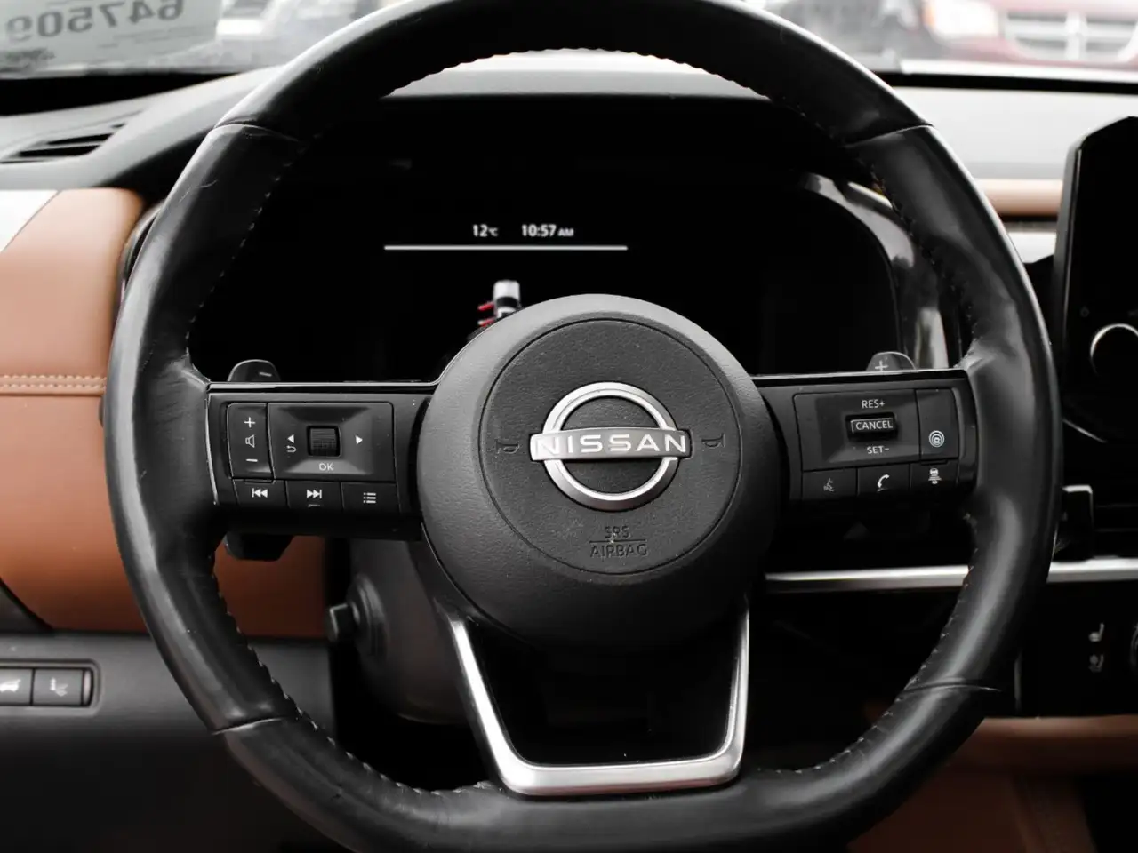 Nissan Pathfinder снимка Nissan Pathfinder