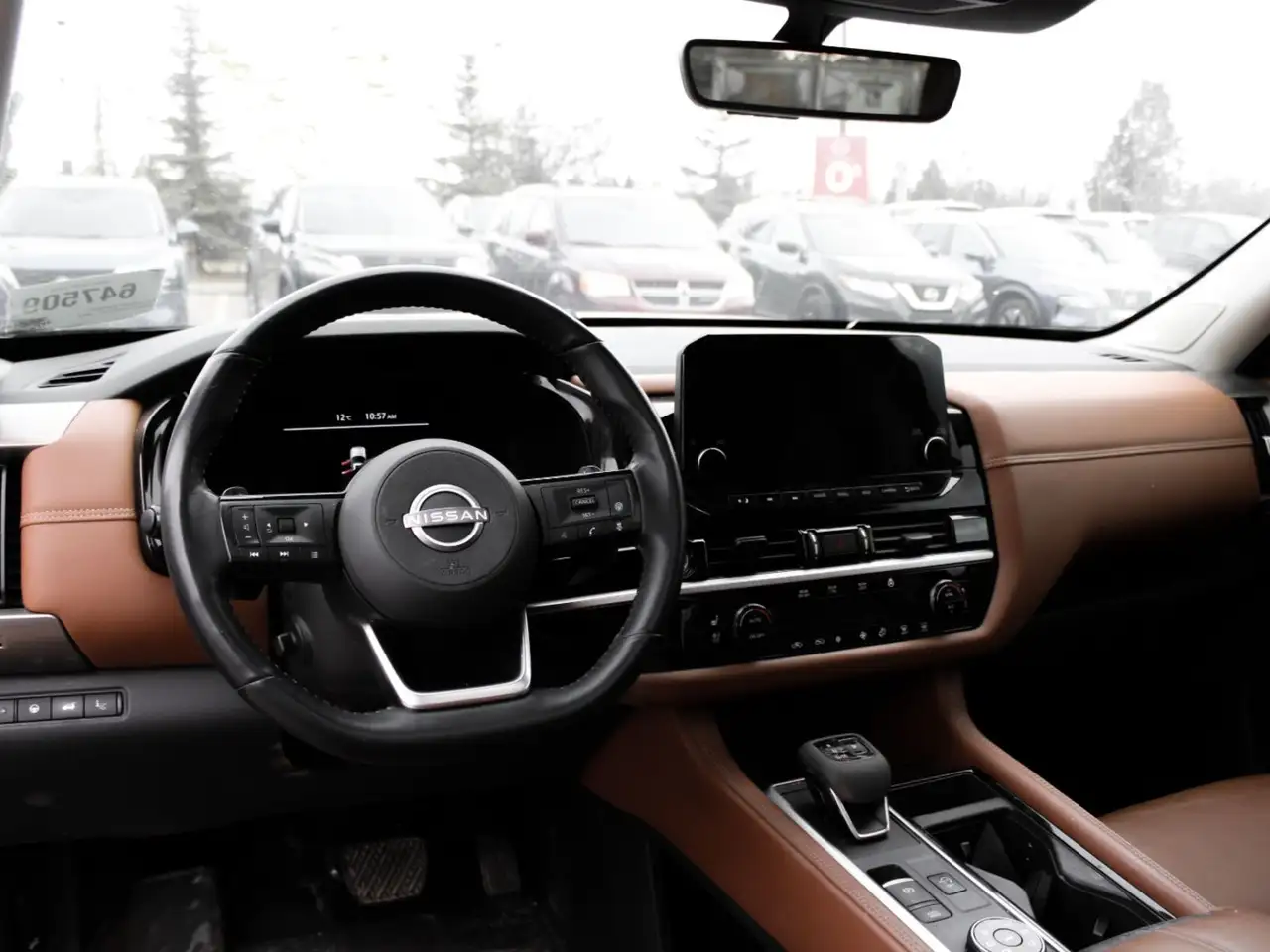 Nissan Pathfinder снимка Nissan Pathfinder