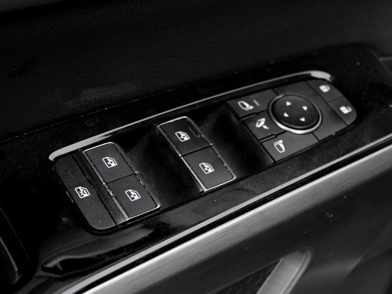 Nissan Pathfinder снимка Nissan Pathfinder