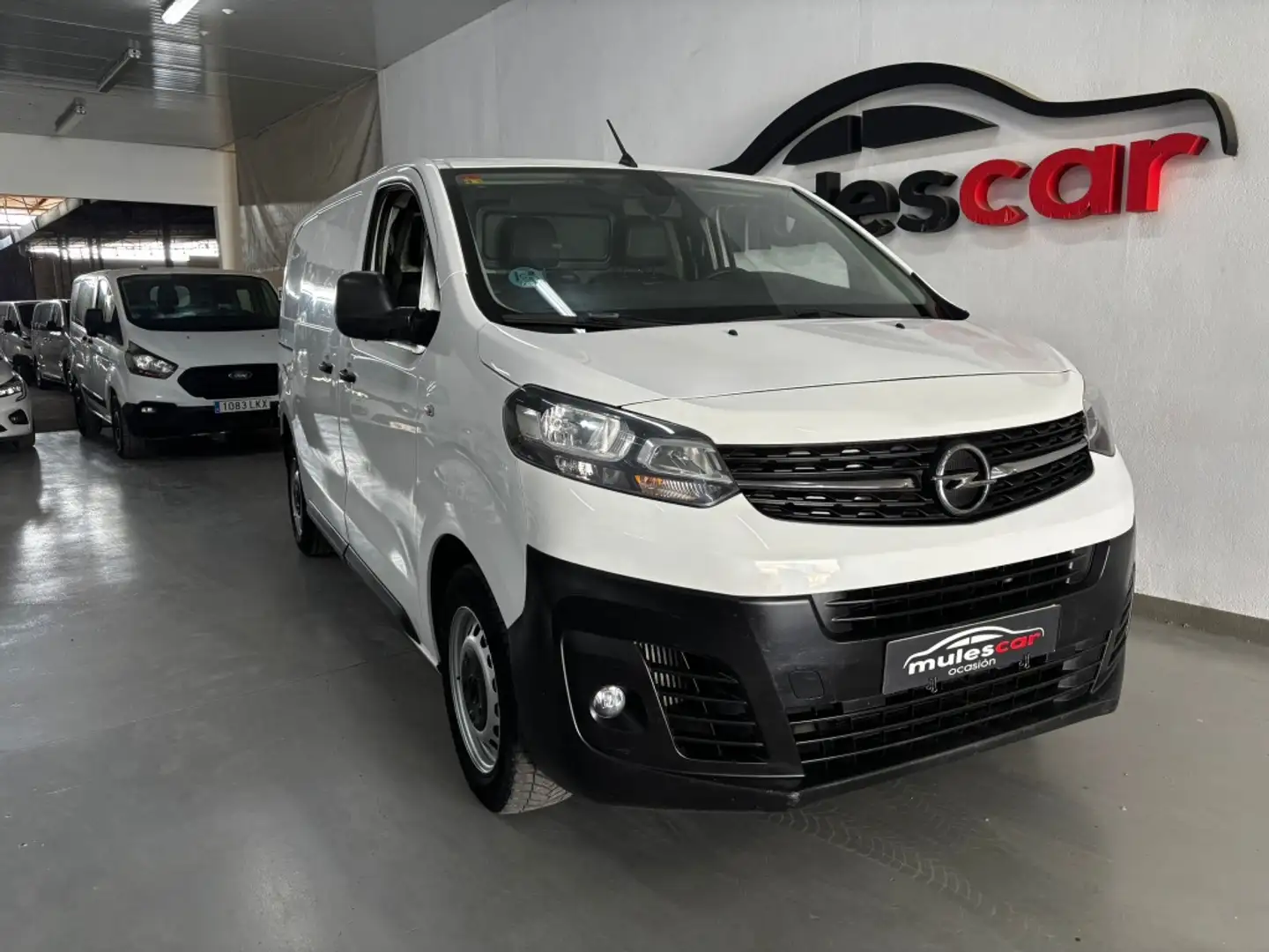 Opel Vivaro DCb. 2.0D M Carga Incrementada Express 120 Blanco - 1