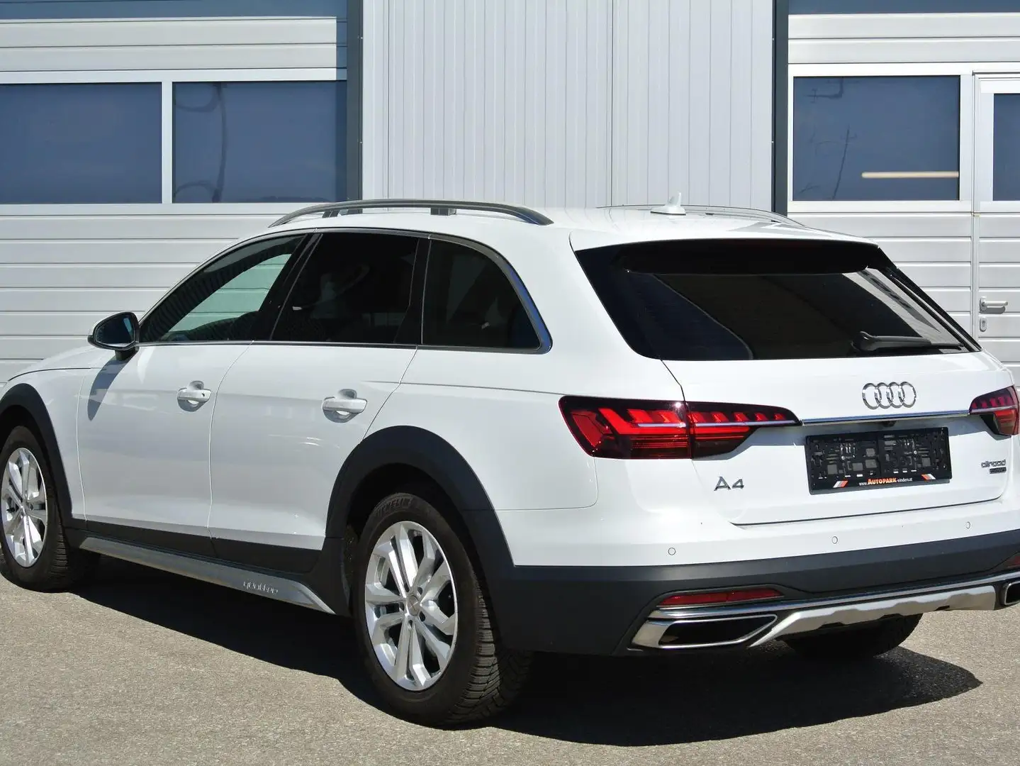Audi A4 allroad 45 TFSI quattro S-tronic * virt. CP * LEDER * LED Weiß - 2