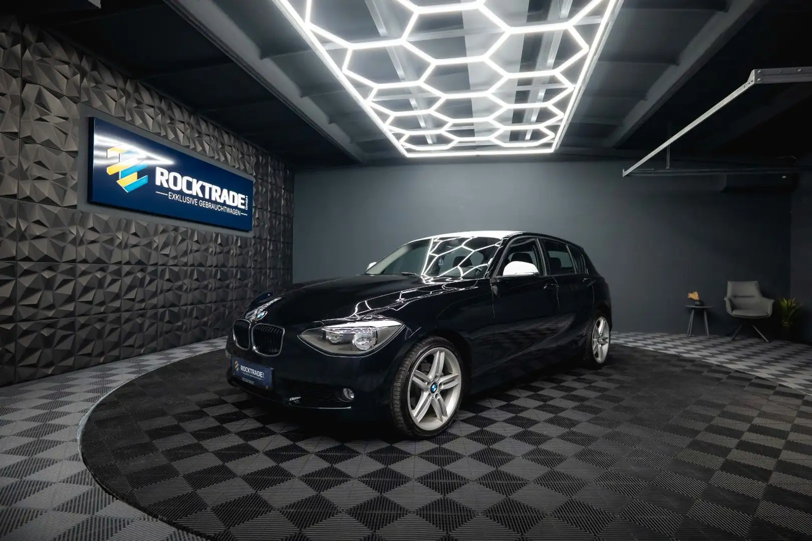 BMW 116 d Sport 5-Türer *Klima*Sitzheizung*Tempomat* Noir - 2
