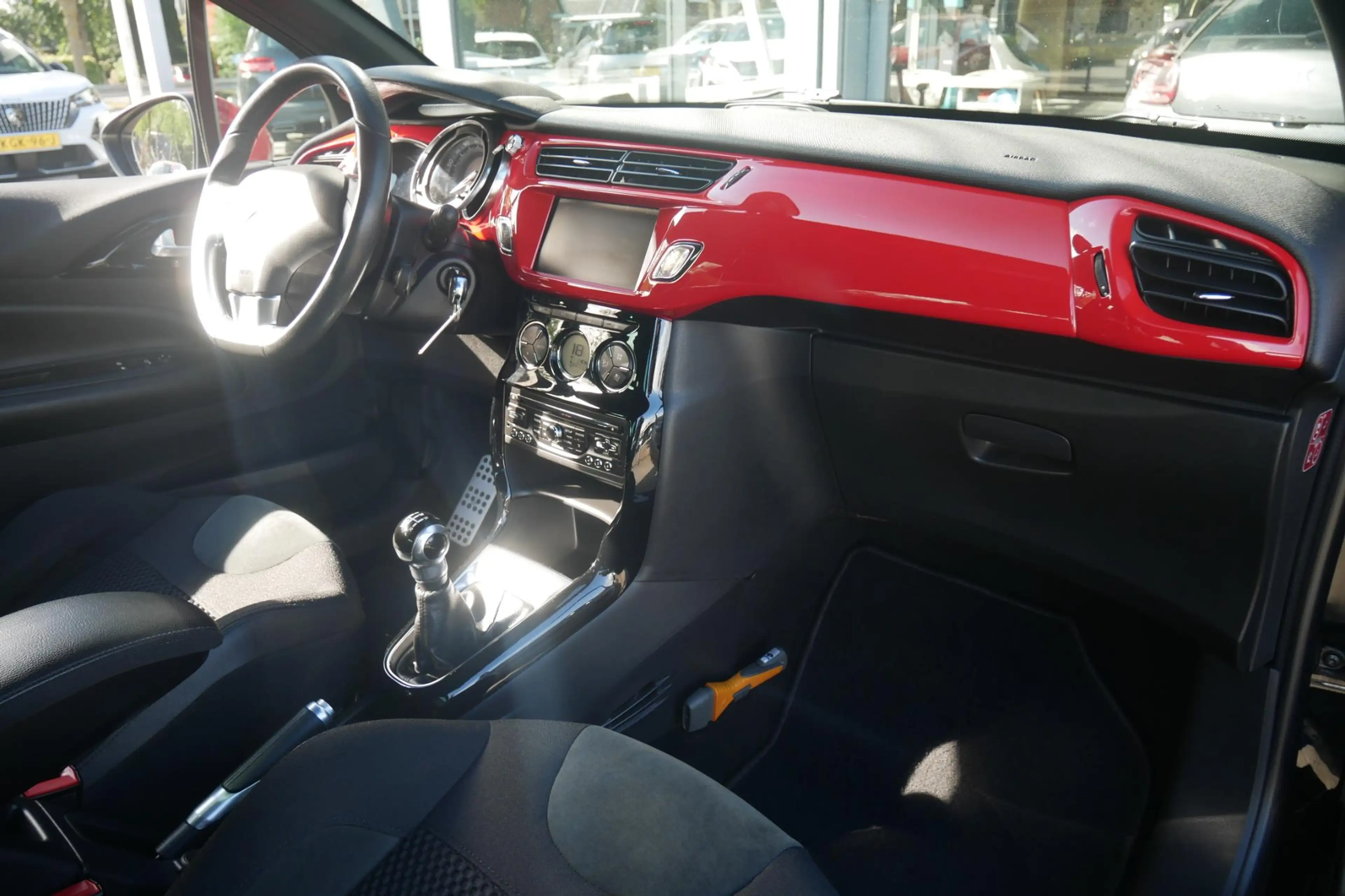 DS Automobiles DS 3 1.2 110PK So Red | Navigatie | Bluetooth | Cruise — photo 11