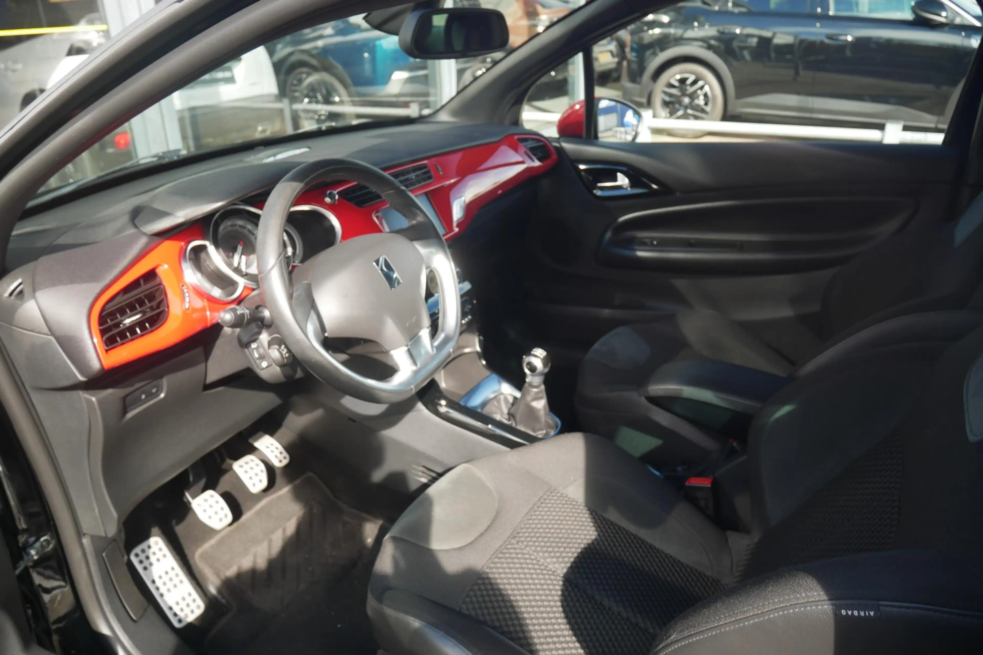 DS Automobiles DS 3 1.2 110PK So Red | Navigatie | Bluetooth | Cruise — photo 8