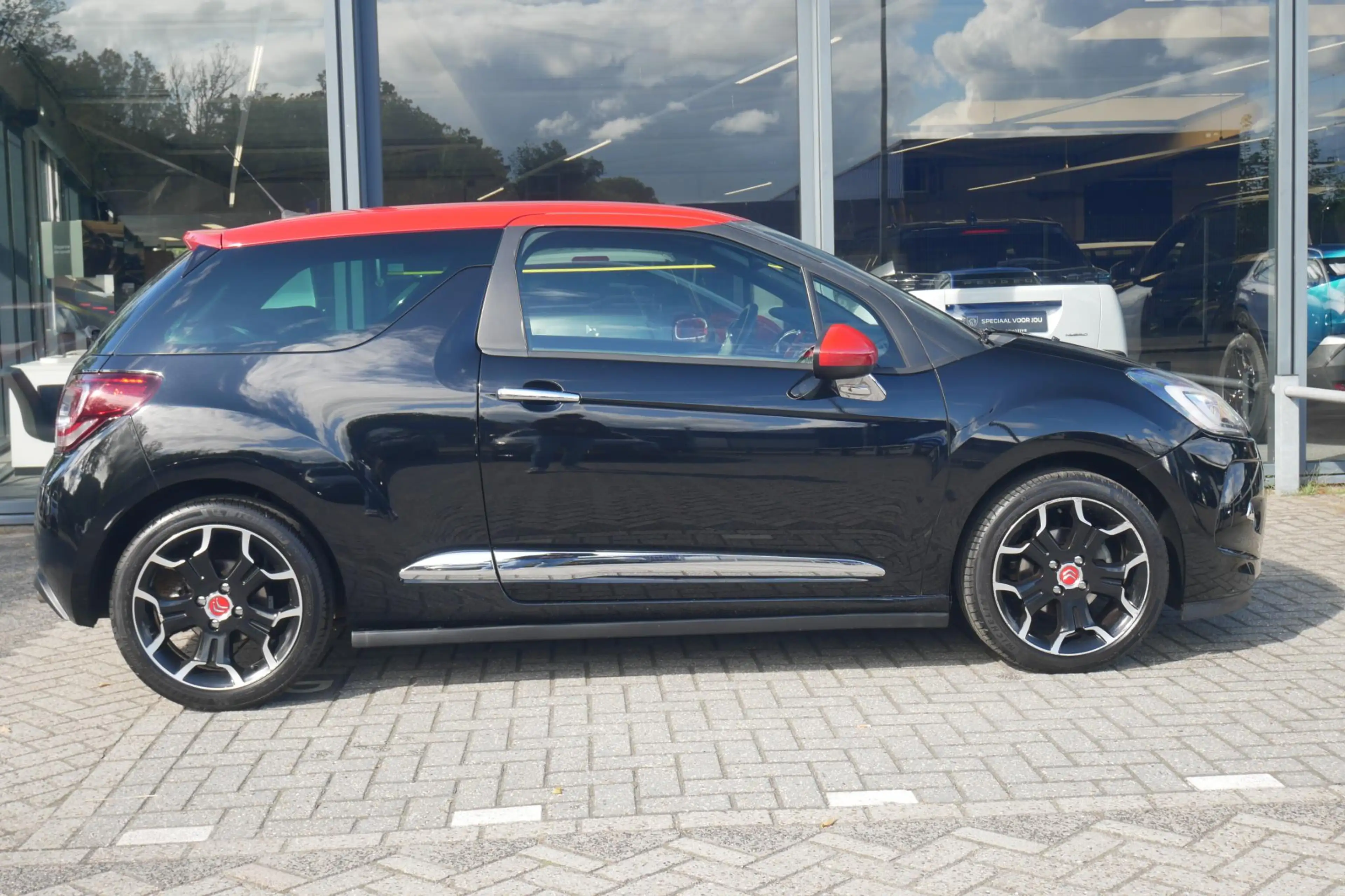 DS Automobiles DS 3 1.2 110PK So Red | Navigatie | Bluetooth | Cruise — photo 5