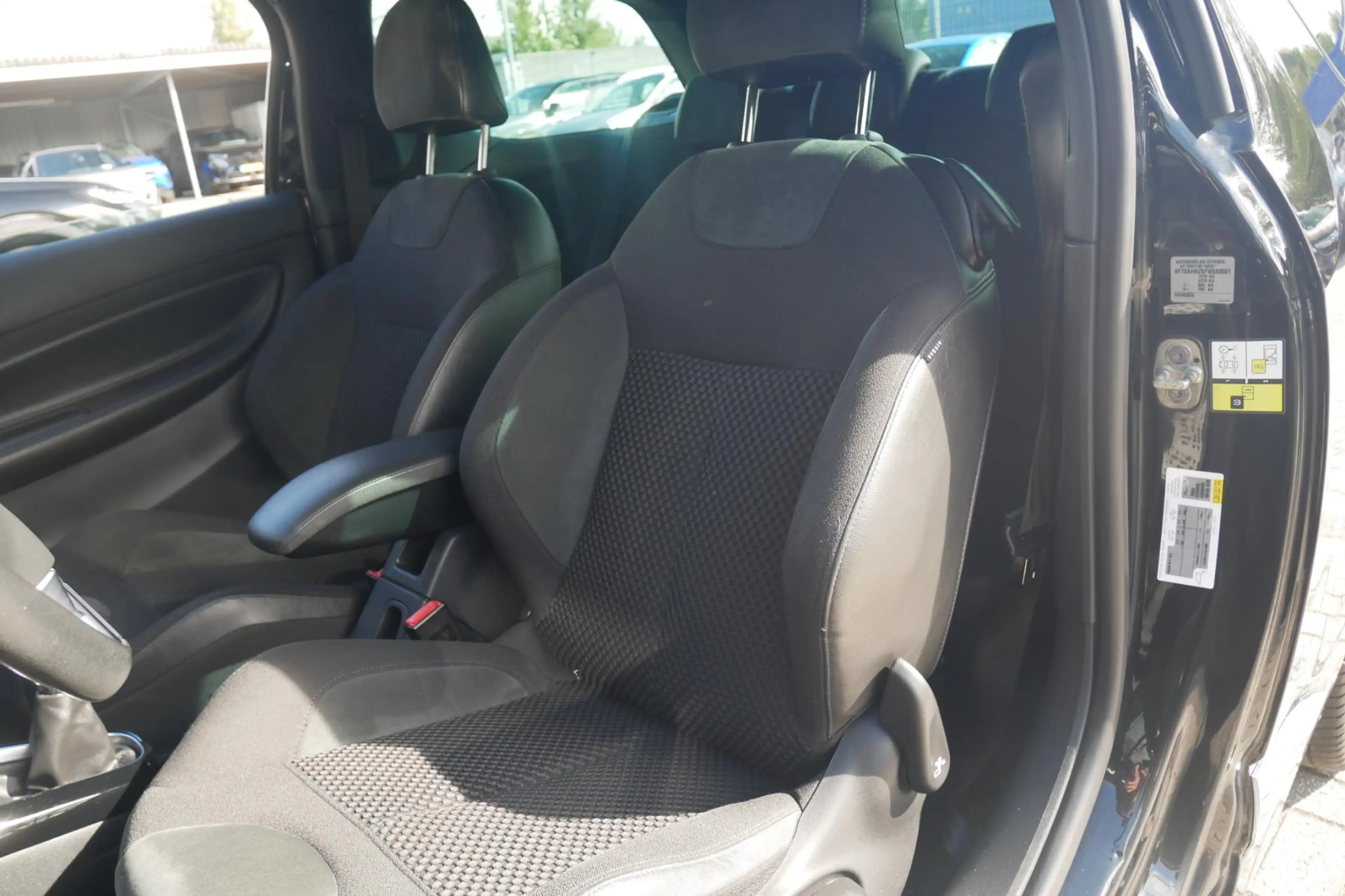DS Automobiles DS 3 1.2 110PK So Red | Navigatie | Bluetooth | Cruise — photo 9