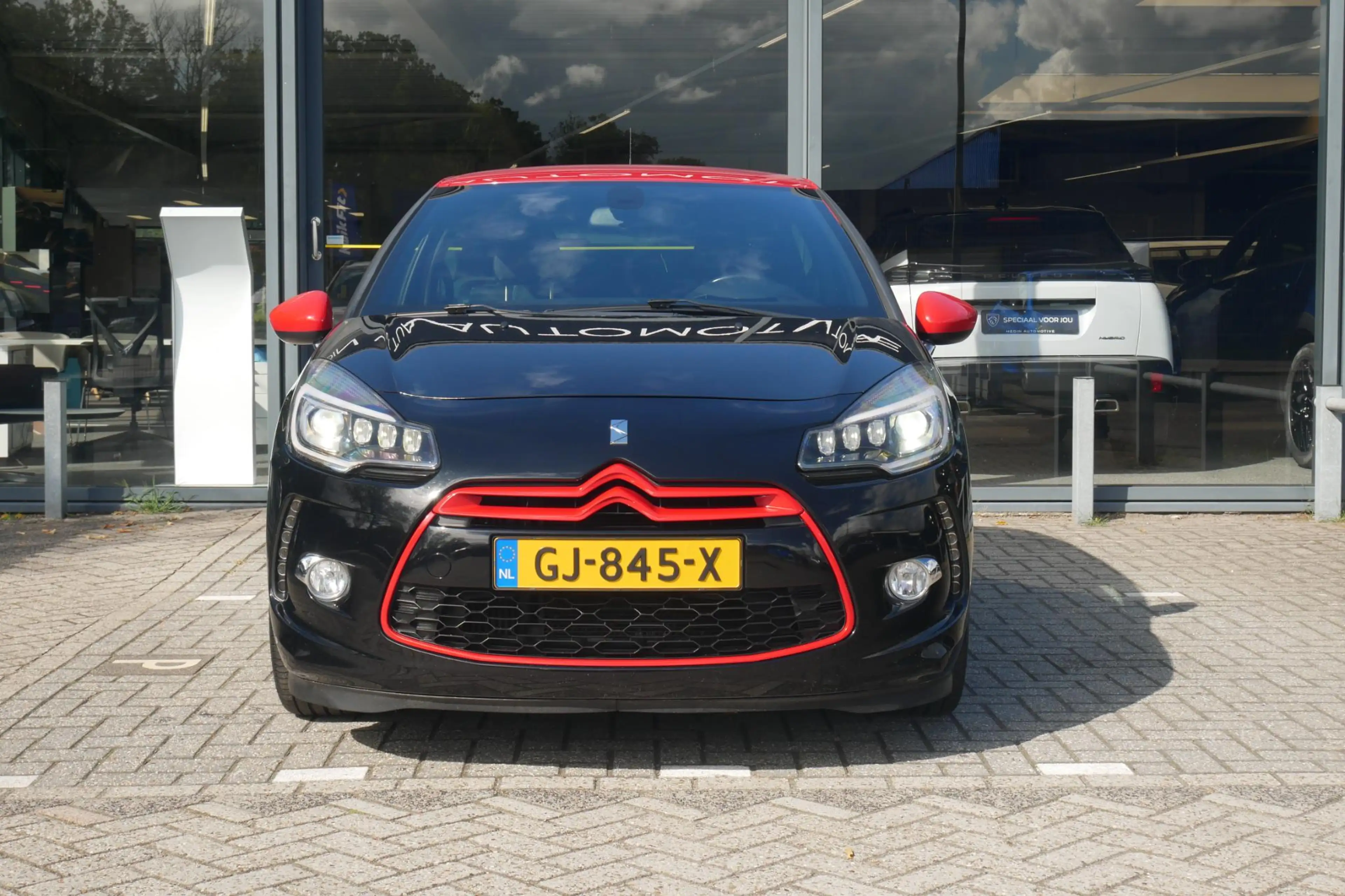DS Automobiles DS 3 1.2 110PK So Red | Navigatie | Bluetooth | Cruise — photo 2
