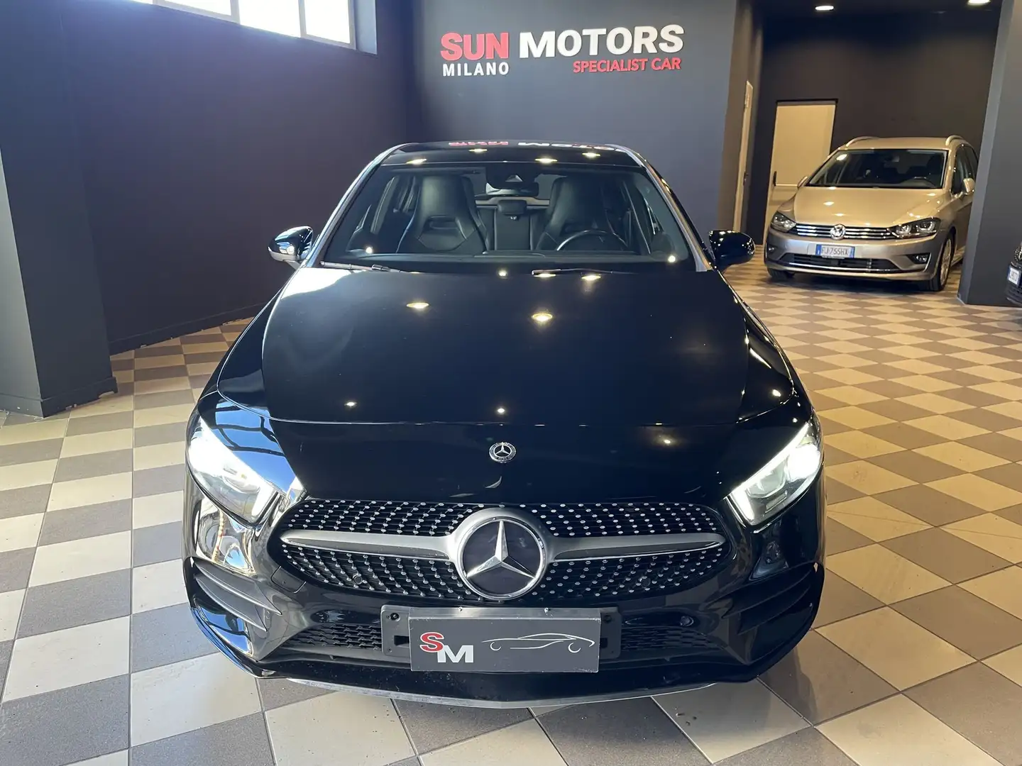 Mercedes-Benz A 180 180 d Automatic Premium Schwarz - 1