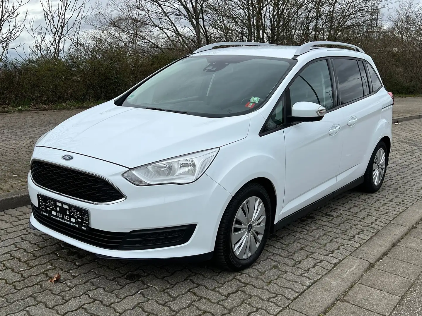 Ford Grand C-Max 1.0 EcoBoost Start-Stopp-System COOL&CONNECT Bílá - 1
