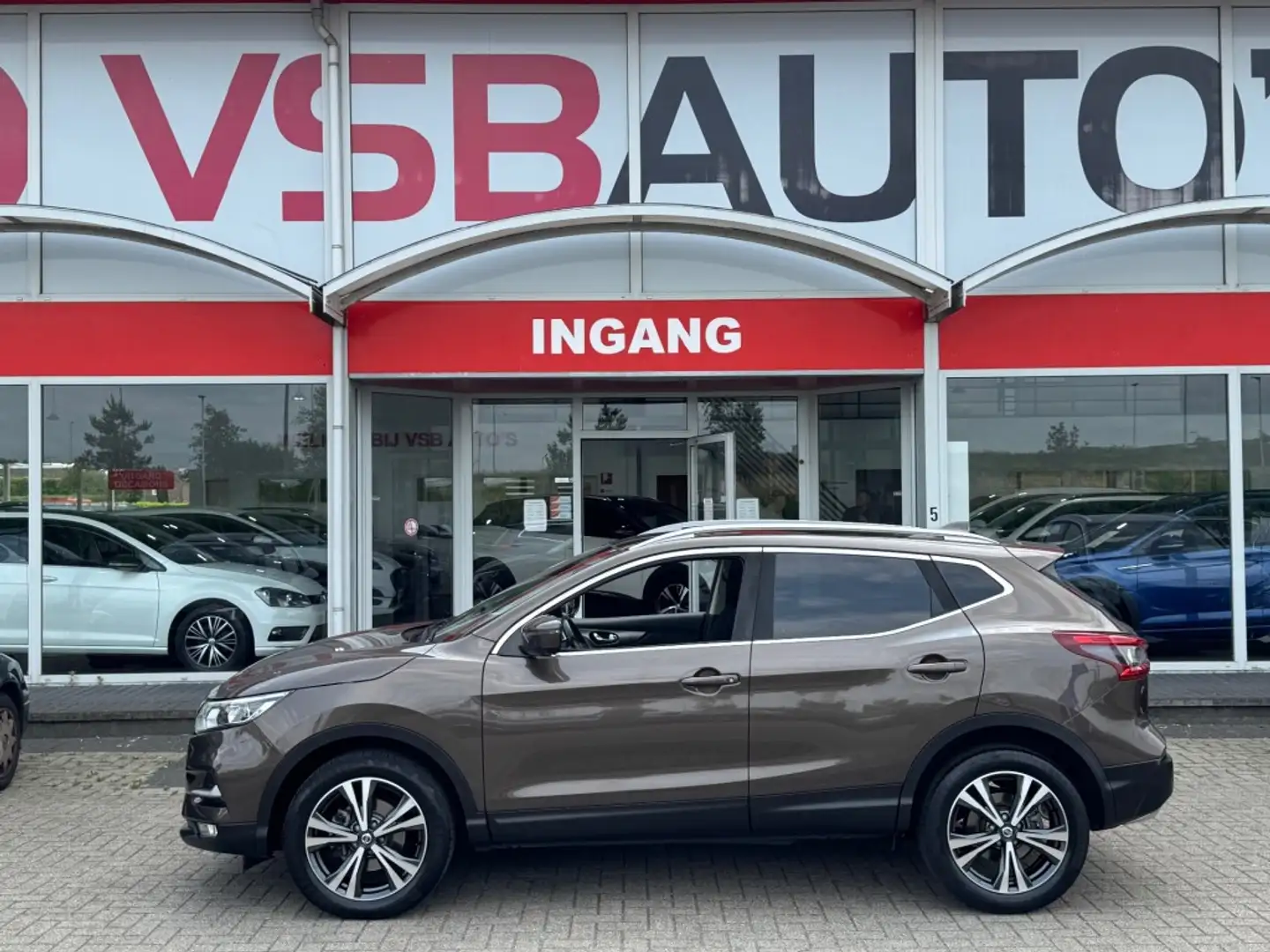 Nissan Qashqai 1.2 DIG-T 115PK LED NAVI PANO-DAK 360-CAMERA AIRCO Bruin - 2