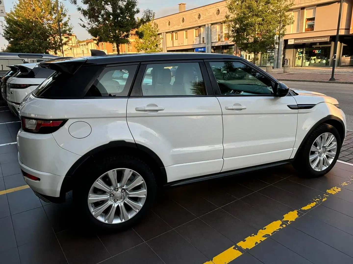 Land Rover Range Rover Evoque Range Rover Evoque 5p 2.0 D Dynamic 150cv my18 Bianco - 2