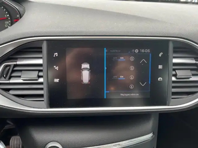 Peugeot 308 view 9